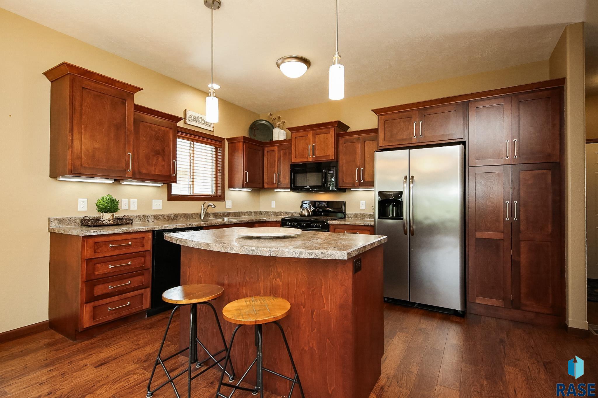 3410 E Woodsedge St Street, Sioux Falls, South Dakota image 2