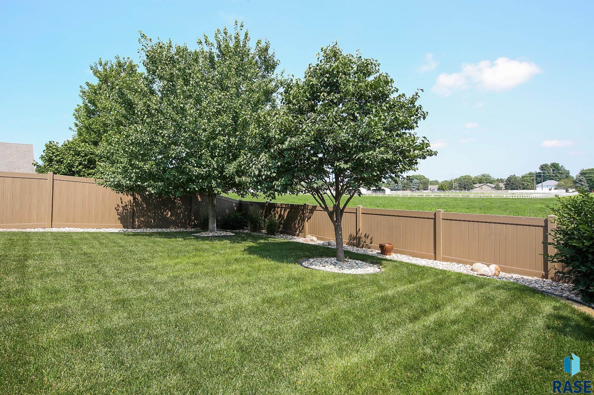 3410 E Woodsedge St Street, Sioux Falls, South Dakota image 21