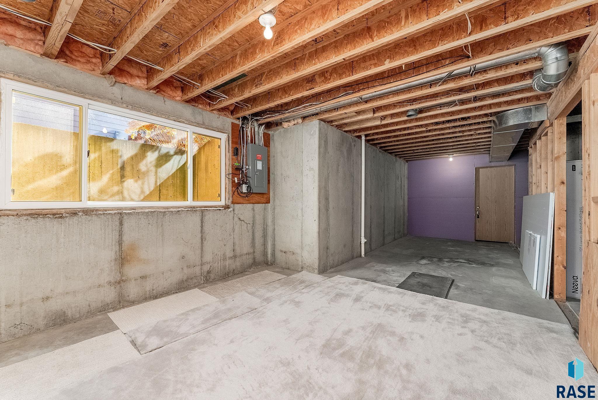 Sioux Falls, South Dakota 57106, United States, 2 Bedrooms Bedrooms, ,1 BathroomBathrooms,Residential,Contingent,87850