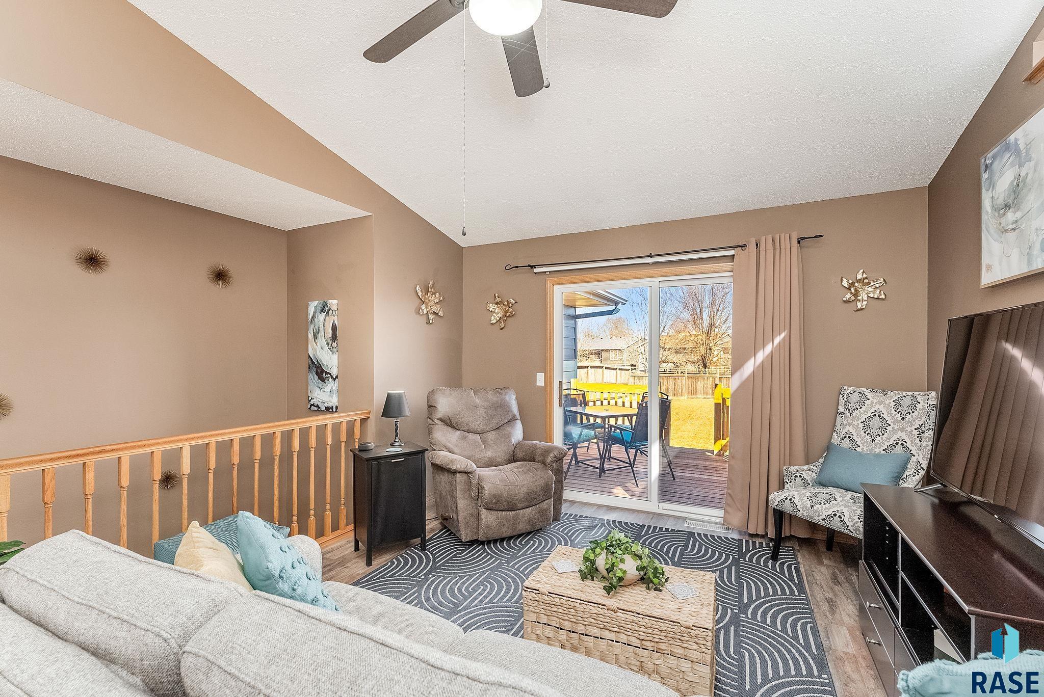 Sioux Falls, South Dakota 57106, United States, 2 Bedrooms Bedrooms, ,1 BathroomBathrooms,Residential,Contingent,87850