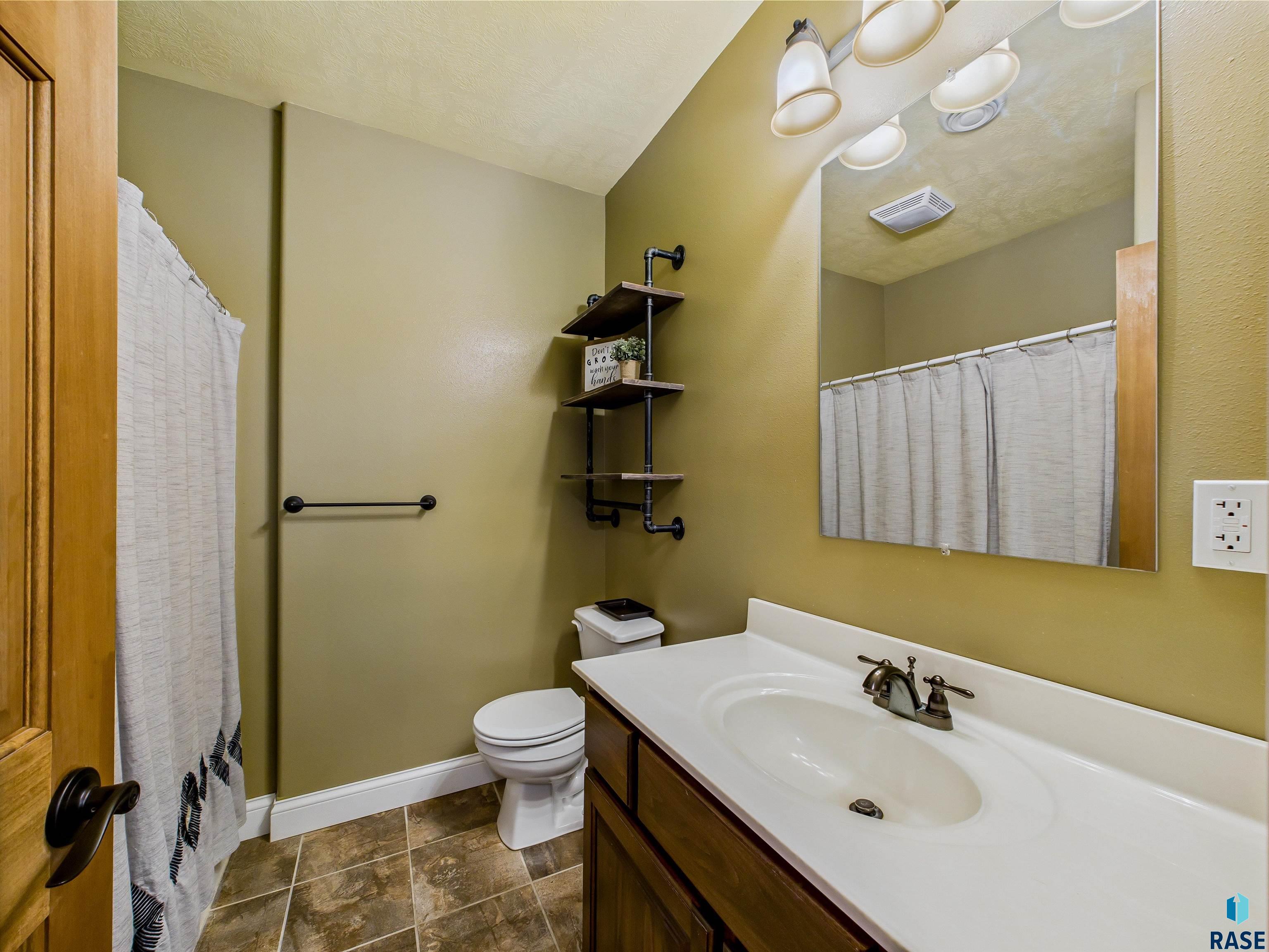 2601 N Devon Ave Avenue, Tea, South Dakota image 27