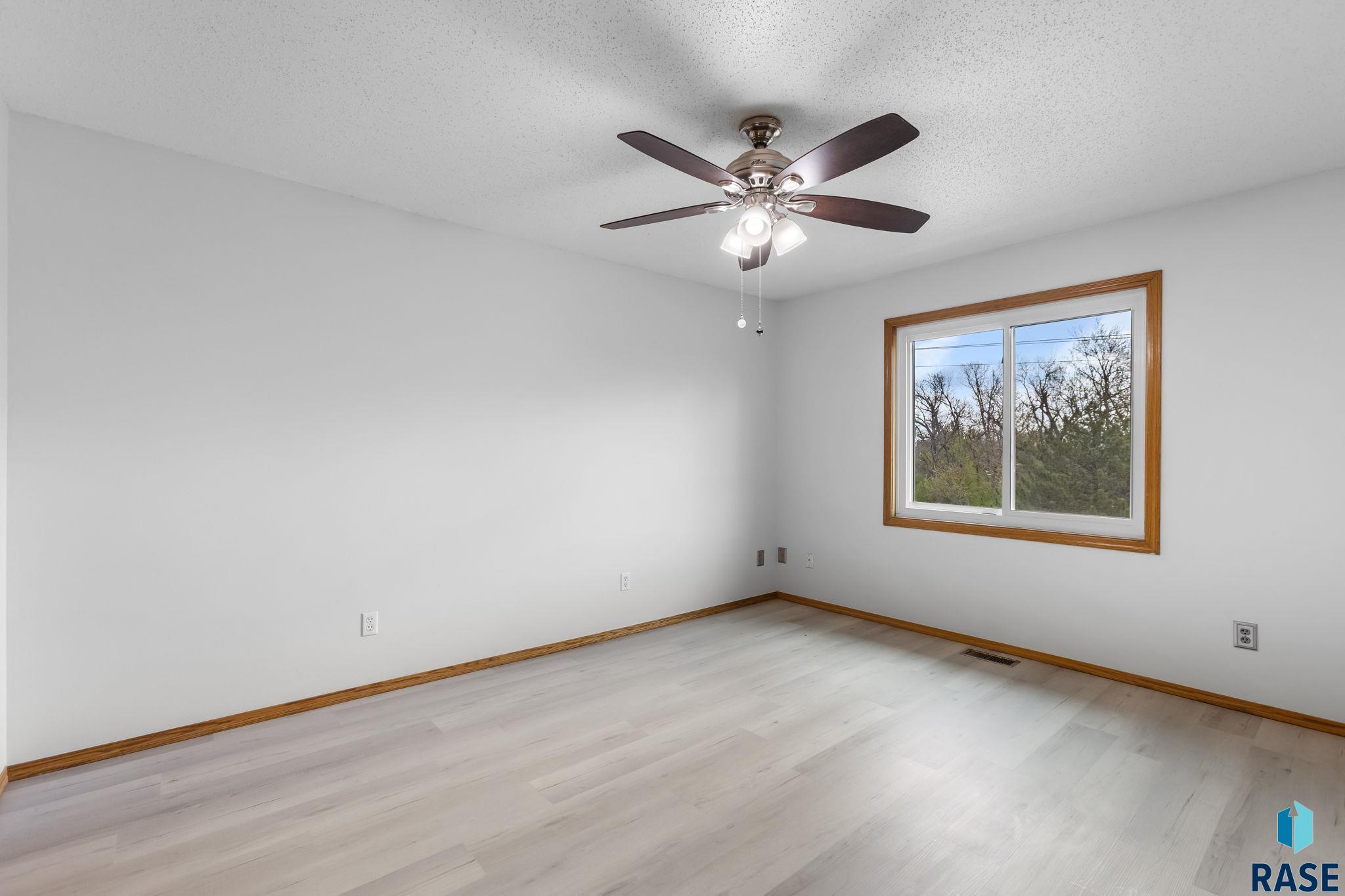 4601 S Oxbow Ave Avenue #301, Sioux Falls, New Jersey image 25