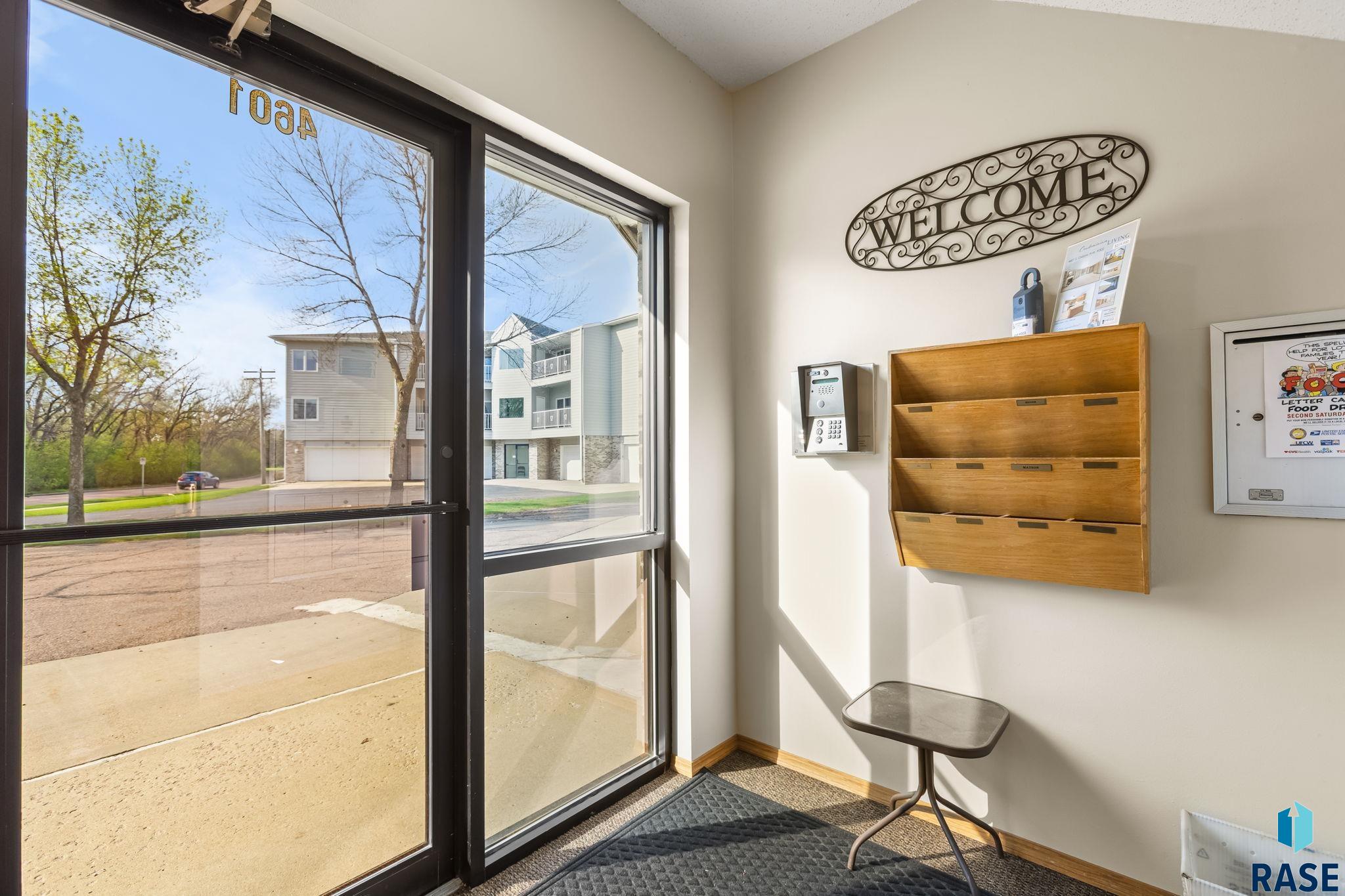 4601 S Oxbow Ave Avenue #301, Sioux Falls, New Jersey image 4