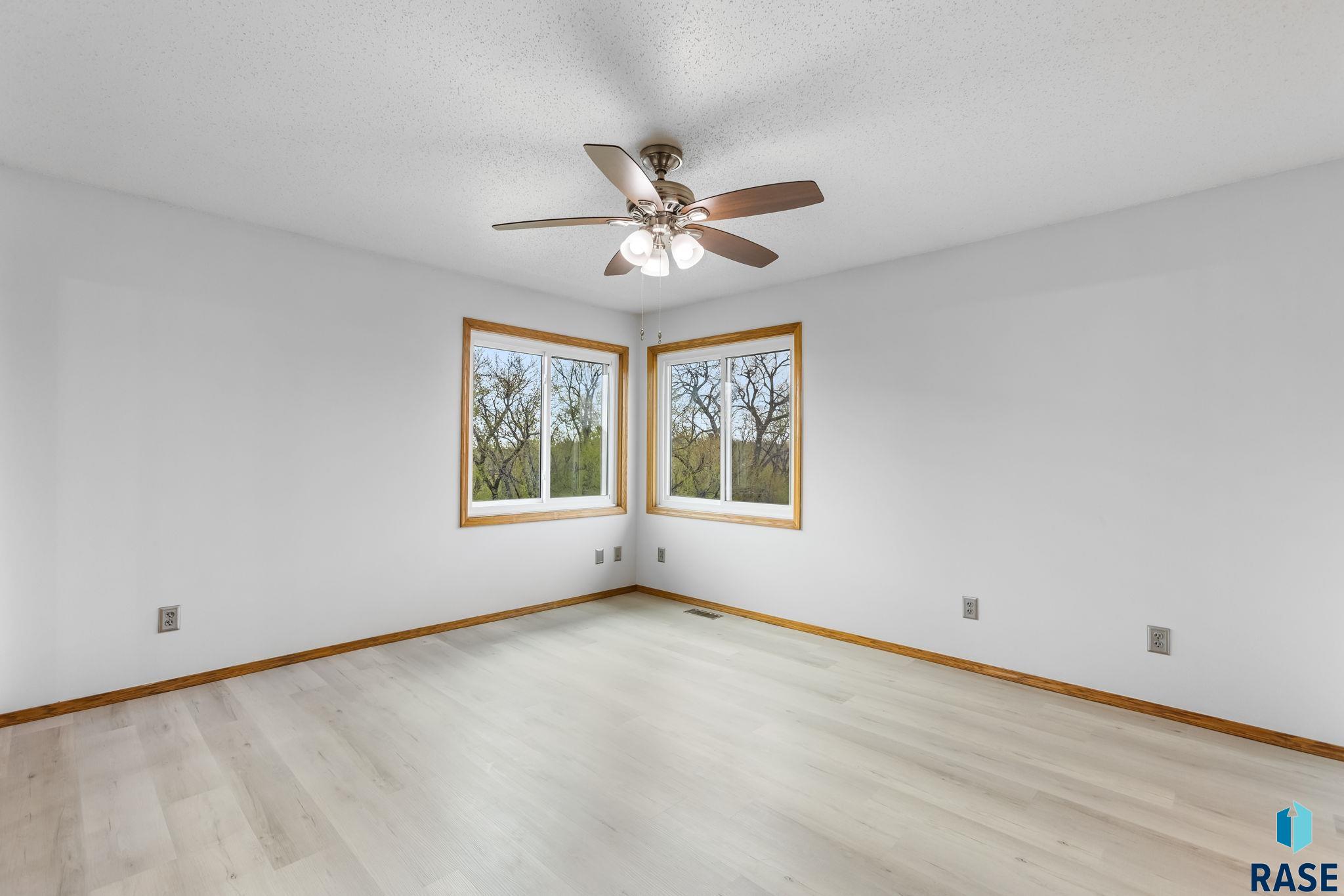 4601 S Oxbow Ave Avenue #301, Sioux Falls, New Jersey image 26