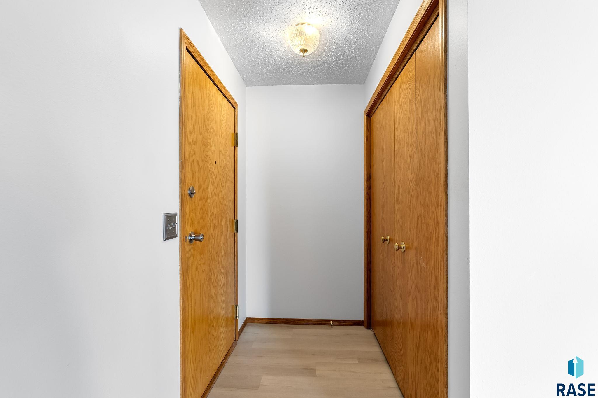 4601 S Oxbow Ave Avenue #301, Sioux Falls, New Jersey image 6