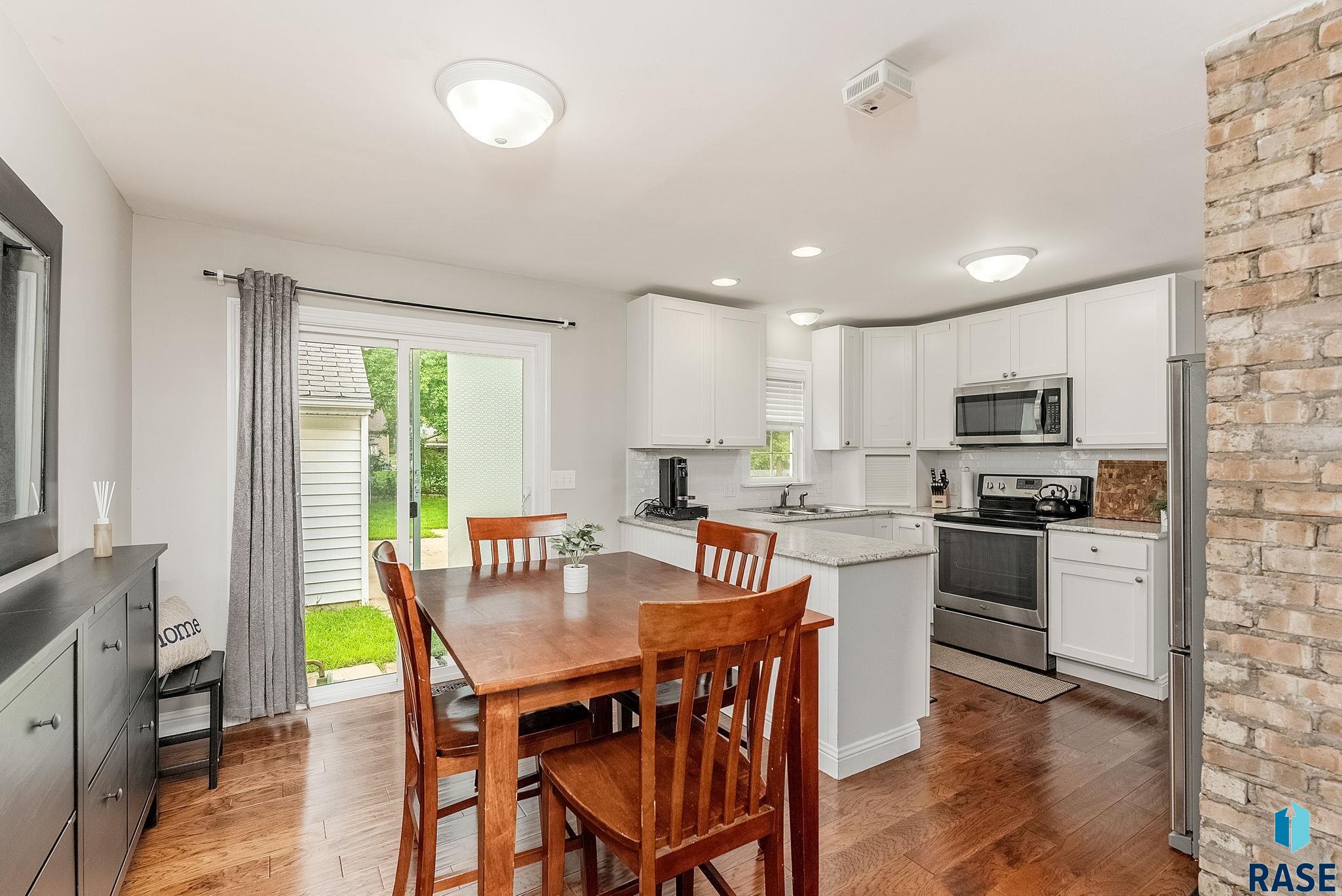 Madison, South Dakota 57042, United States, 3 Bedrooms Bedrooms, ,2 BathroomsBathrooms,Residential,Active,154848