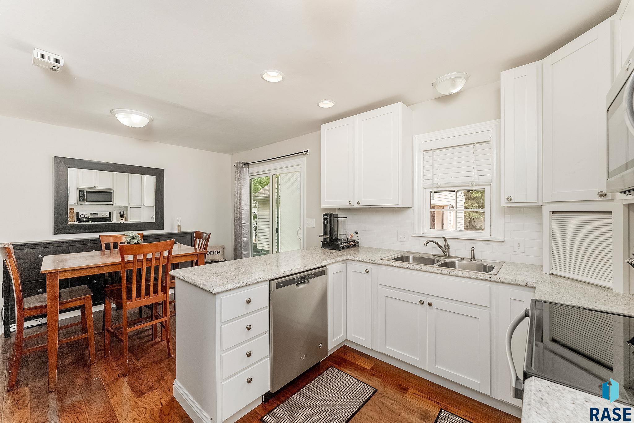 Madison, South Dakota 57042, United States, 3 Bedrooms Bedrooms, ,2 BathroomsBathrooms,Residential,Active,154848