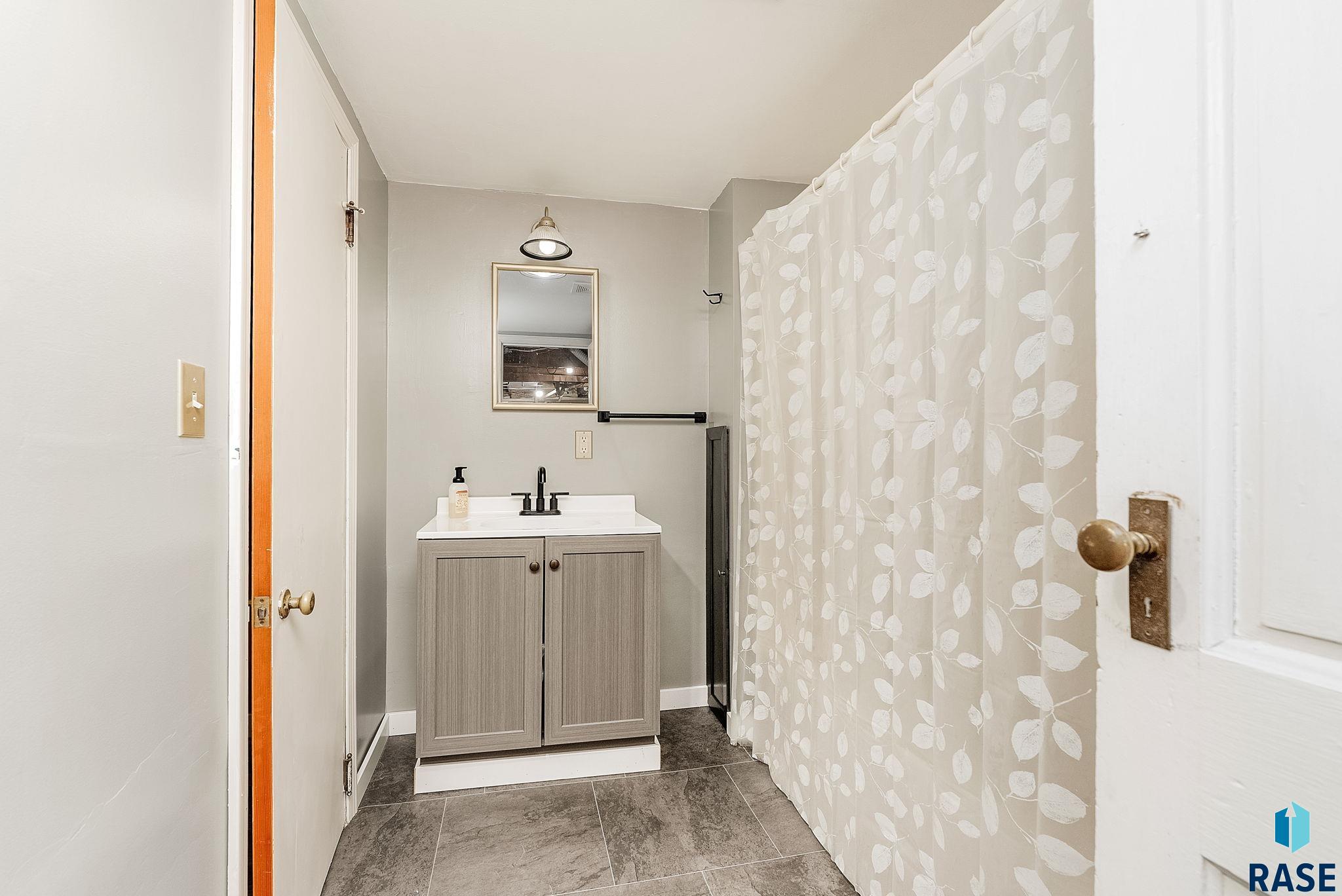 Madison, South Dakota 57042, United States, 3 Bedrooms Bedrooms, ,2 BathroomsBathrooms,Residential,Active,154848