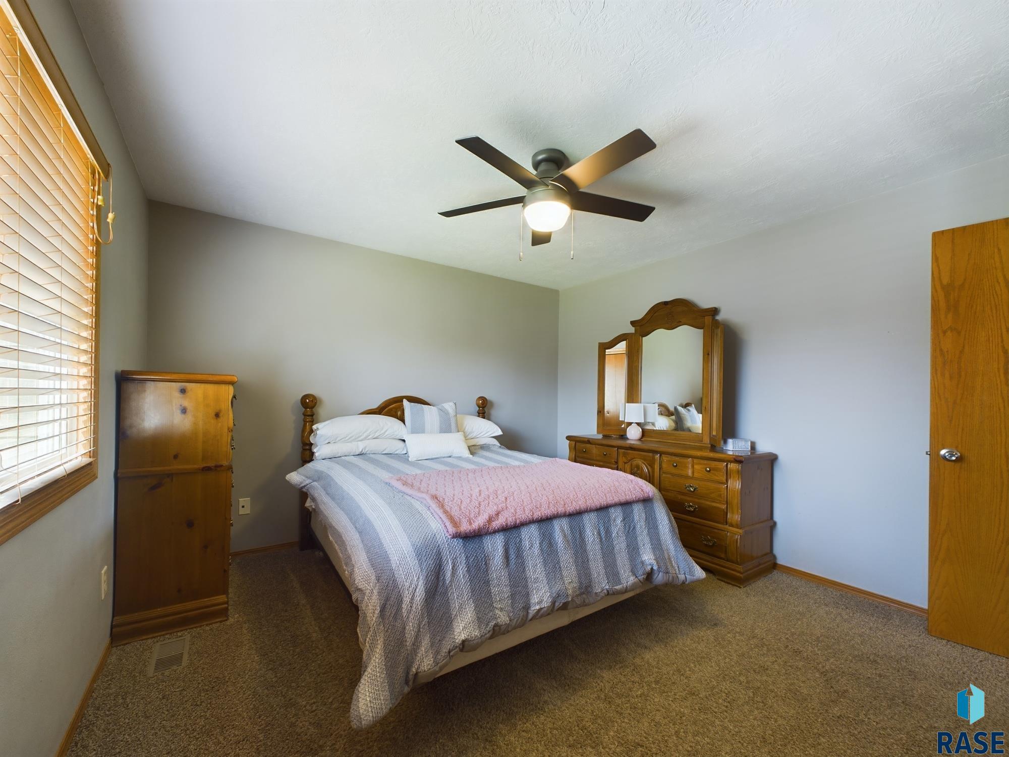 301 W Hackberry St Street, Brandon, South Dakota image 15