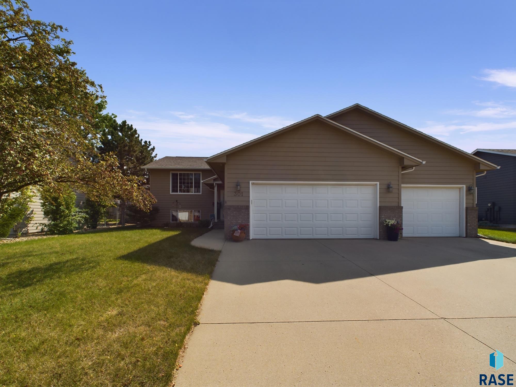 301 W Hackberry St Street, Brandon, South Dakota image 2