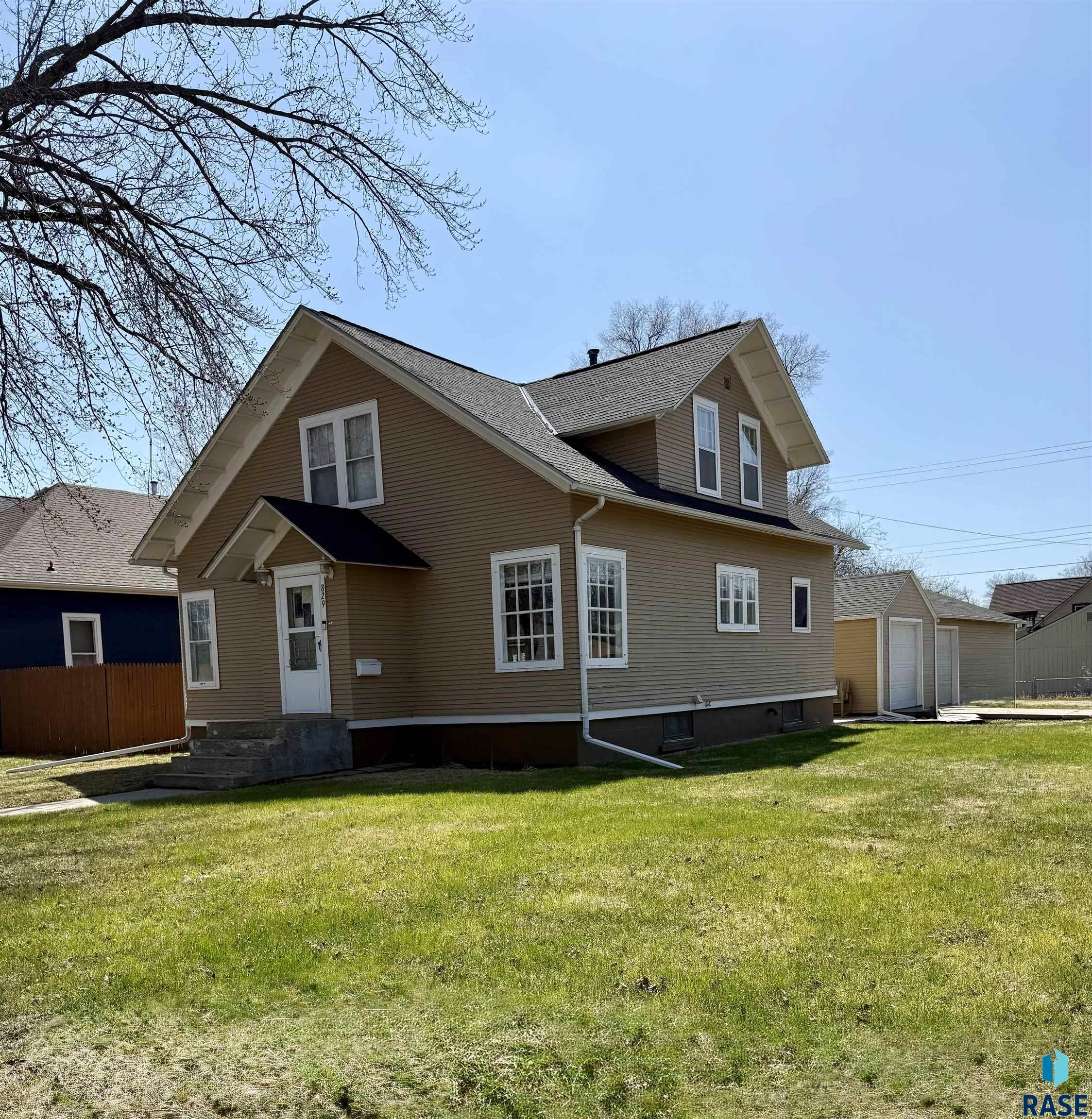 829 W 4th Ave Avenue, Mitchell, South Dakota image 1