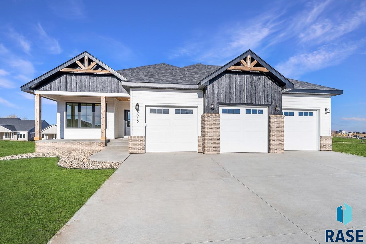 5512 E Saddle Ridge Cir Circle, Sioux Falls, South Dakota image 1