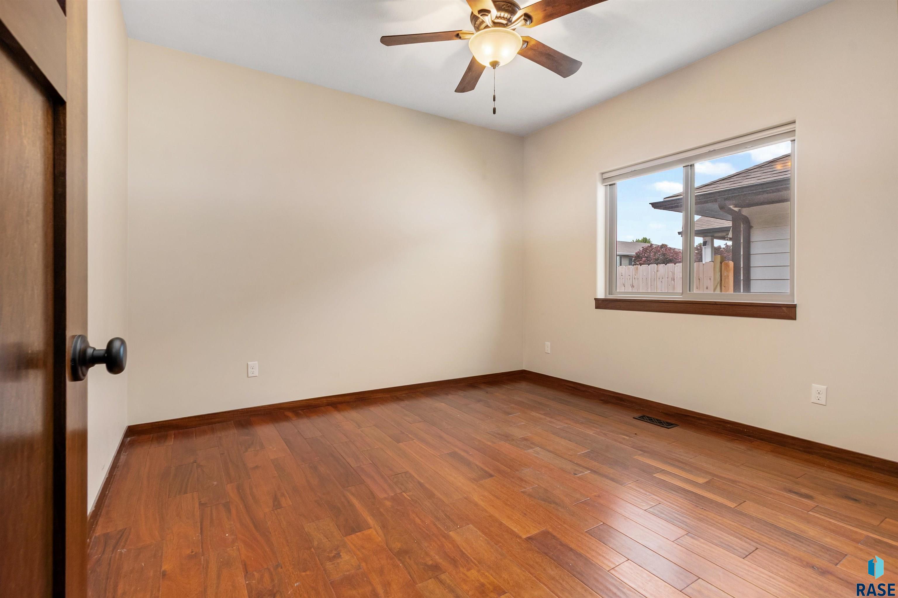 301 S Spring Pl Place, Brandon, New Jersey image 11