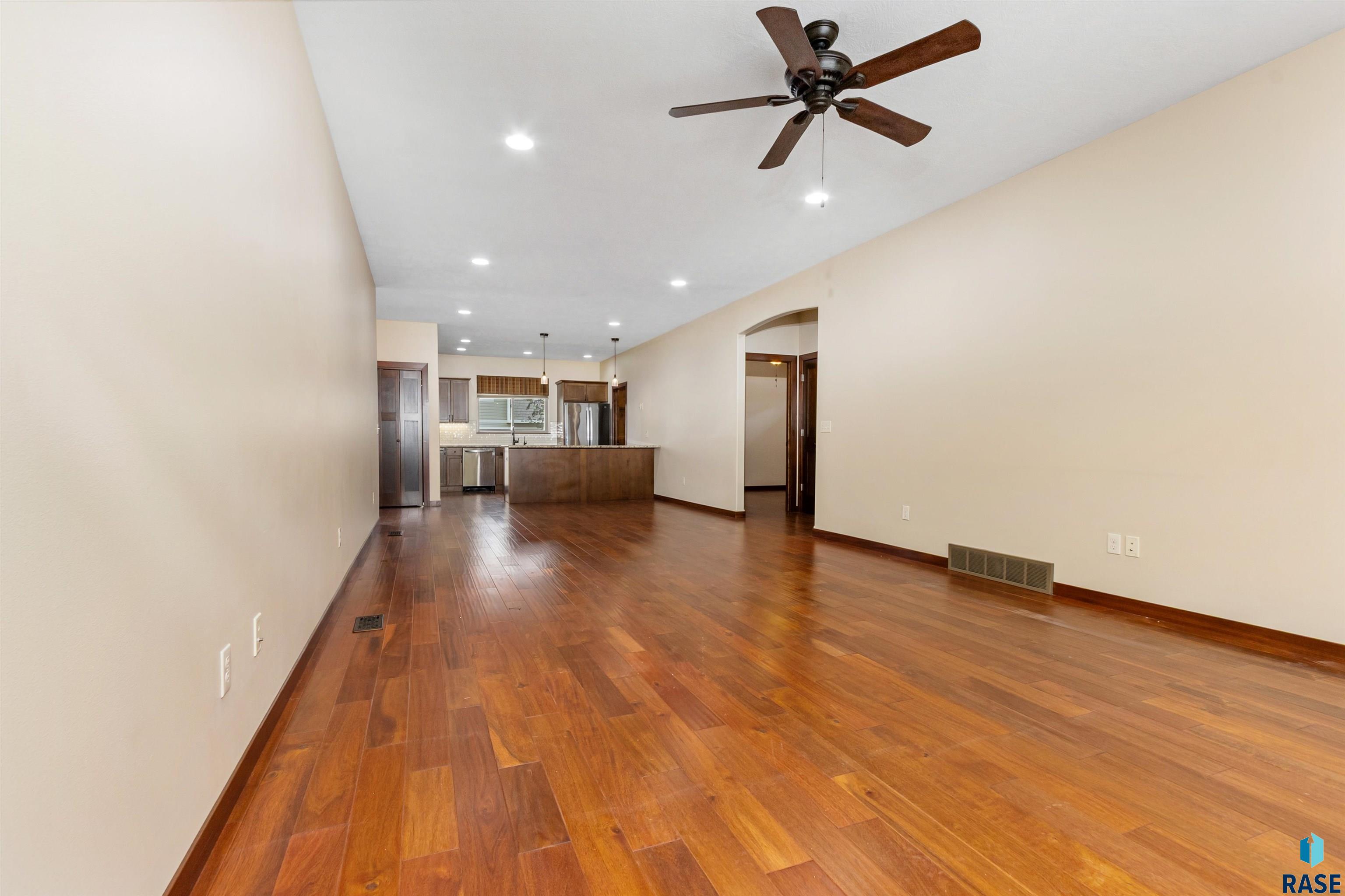 301 S Spring Pl Place, Brandon, New Jersey image 7