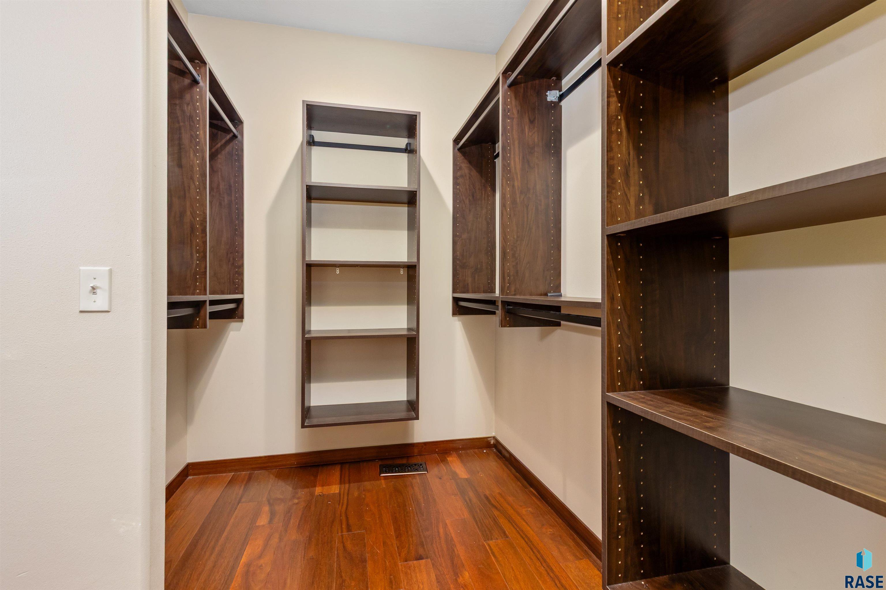 301 S Spring Pl Place, Brandon, New Jersey image 14
