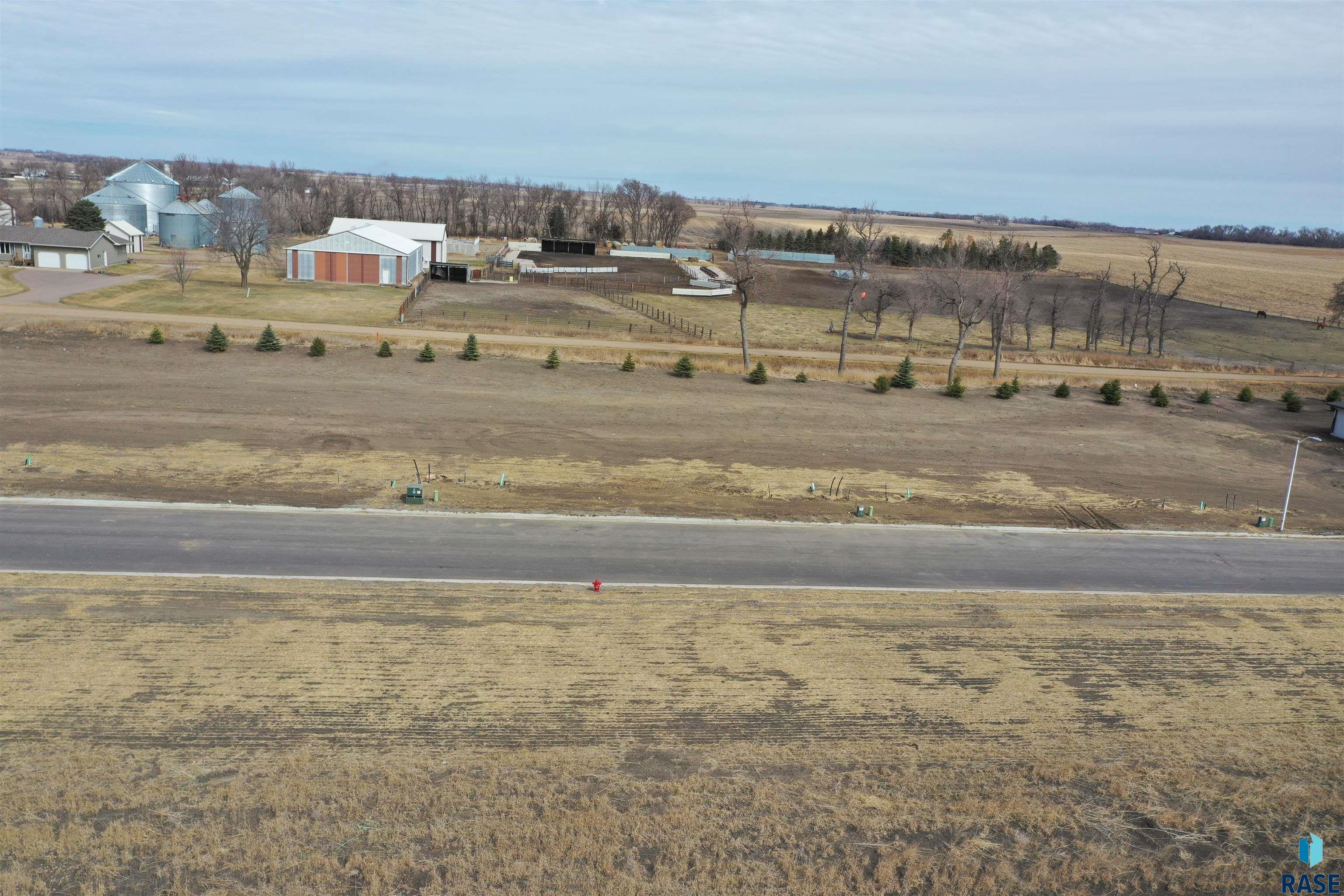 532 Harter Dr Drive, Madison, South Dakota image 1