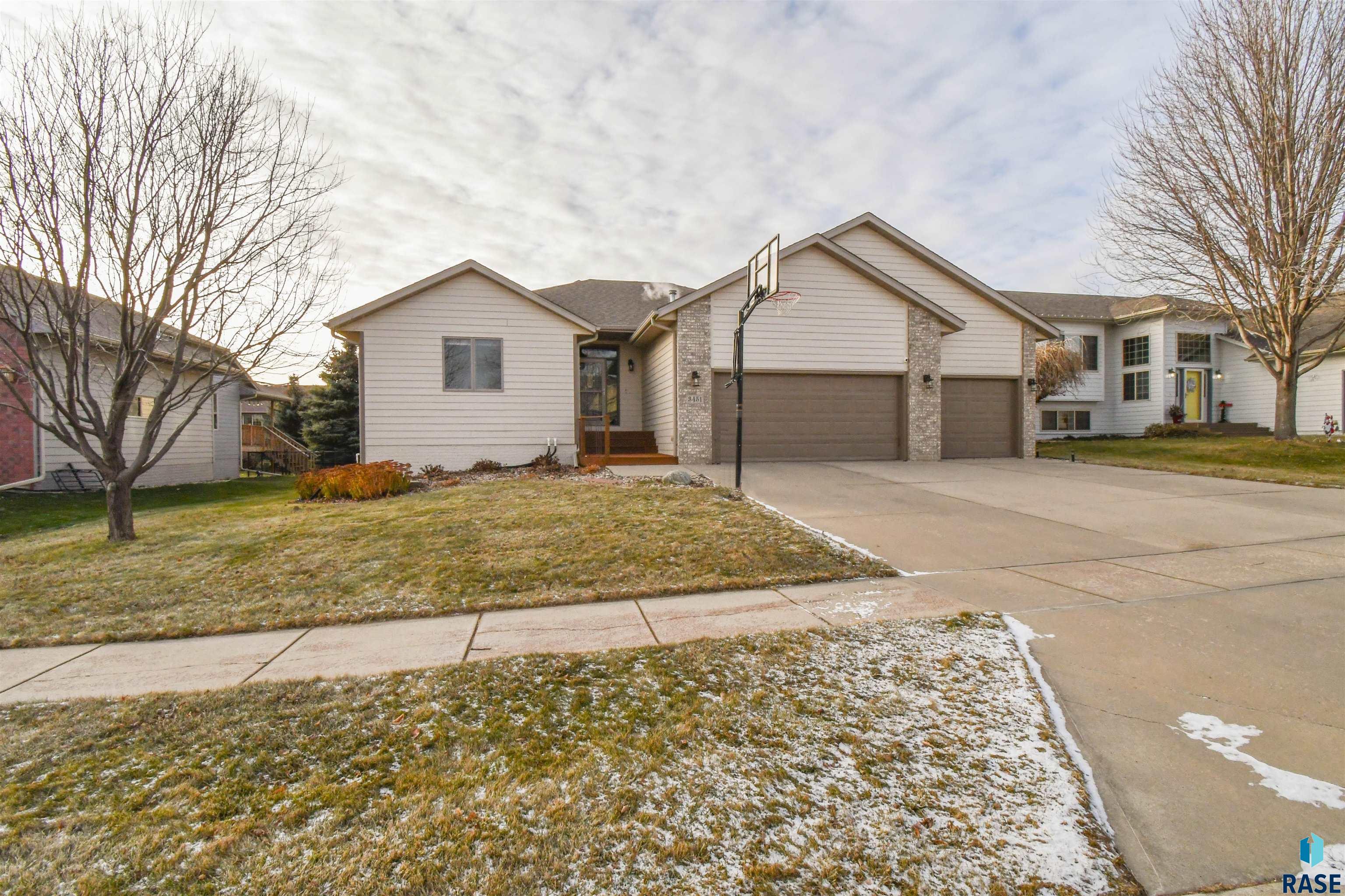 3451 S Harmony Dr Drive, Sioux Falls, South Dakota image 1