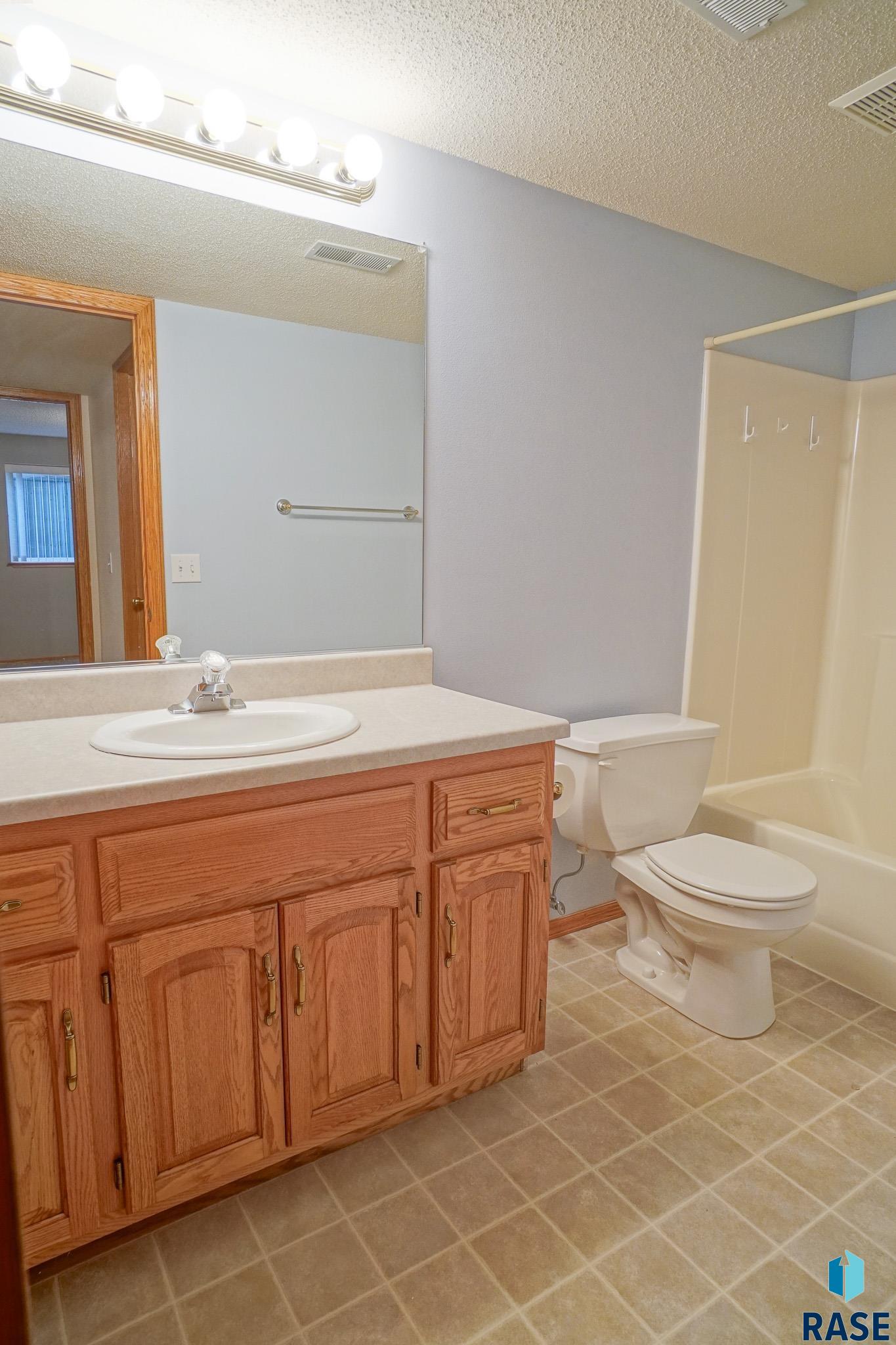 1601 E 63rd St Street, Sioux Falls, New Jersey image 26
