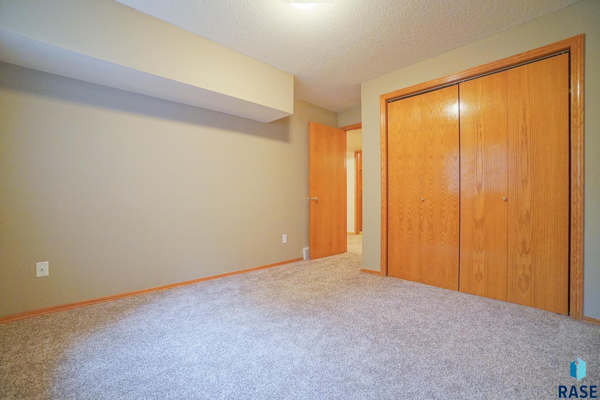 1601 E 63rd St Street, Sioux Falls, New Jersey image 25