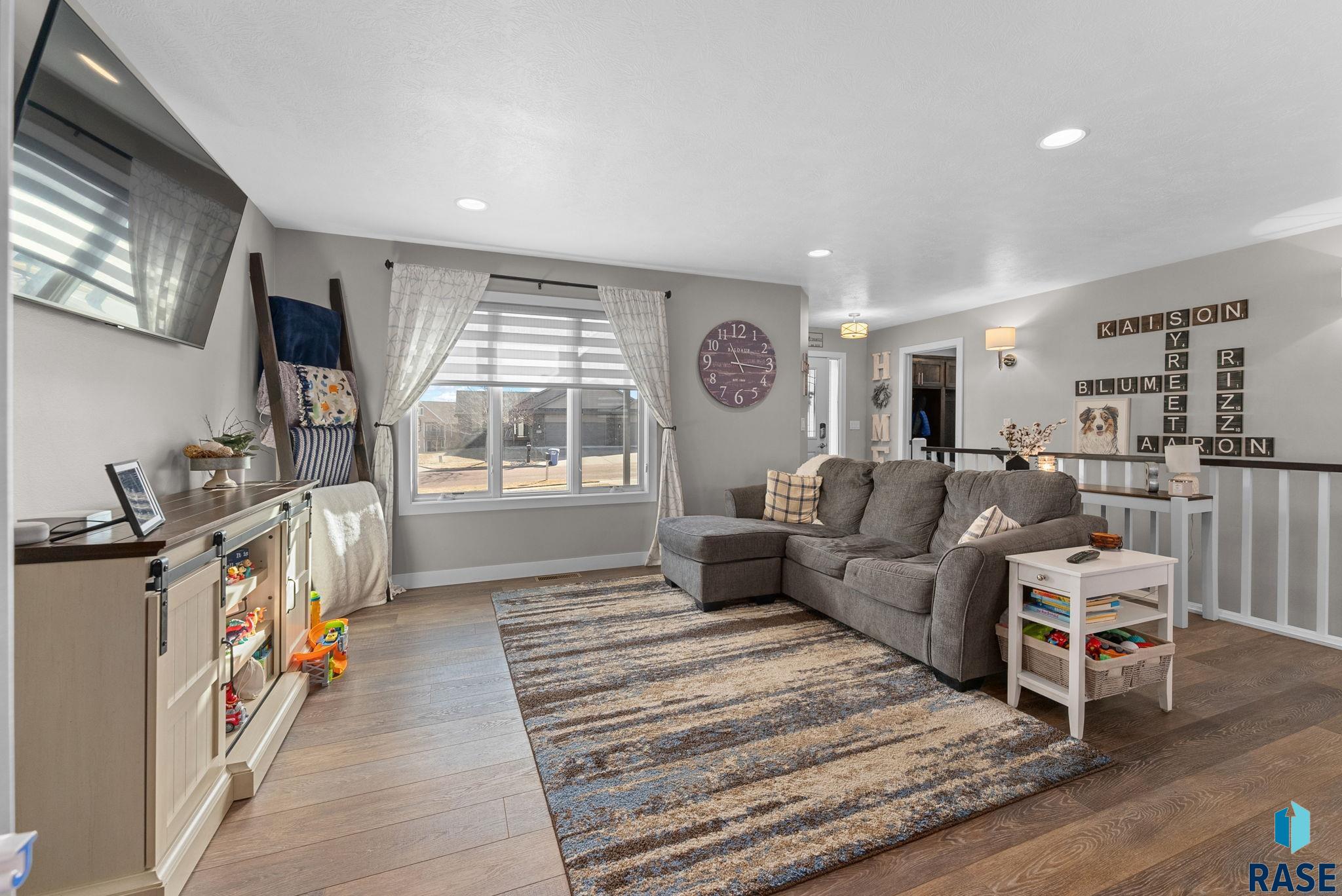 619 Cressman Trl Trail, Hartford, South Dakota image 2
