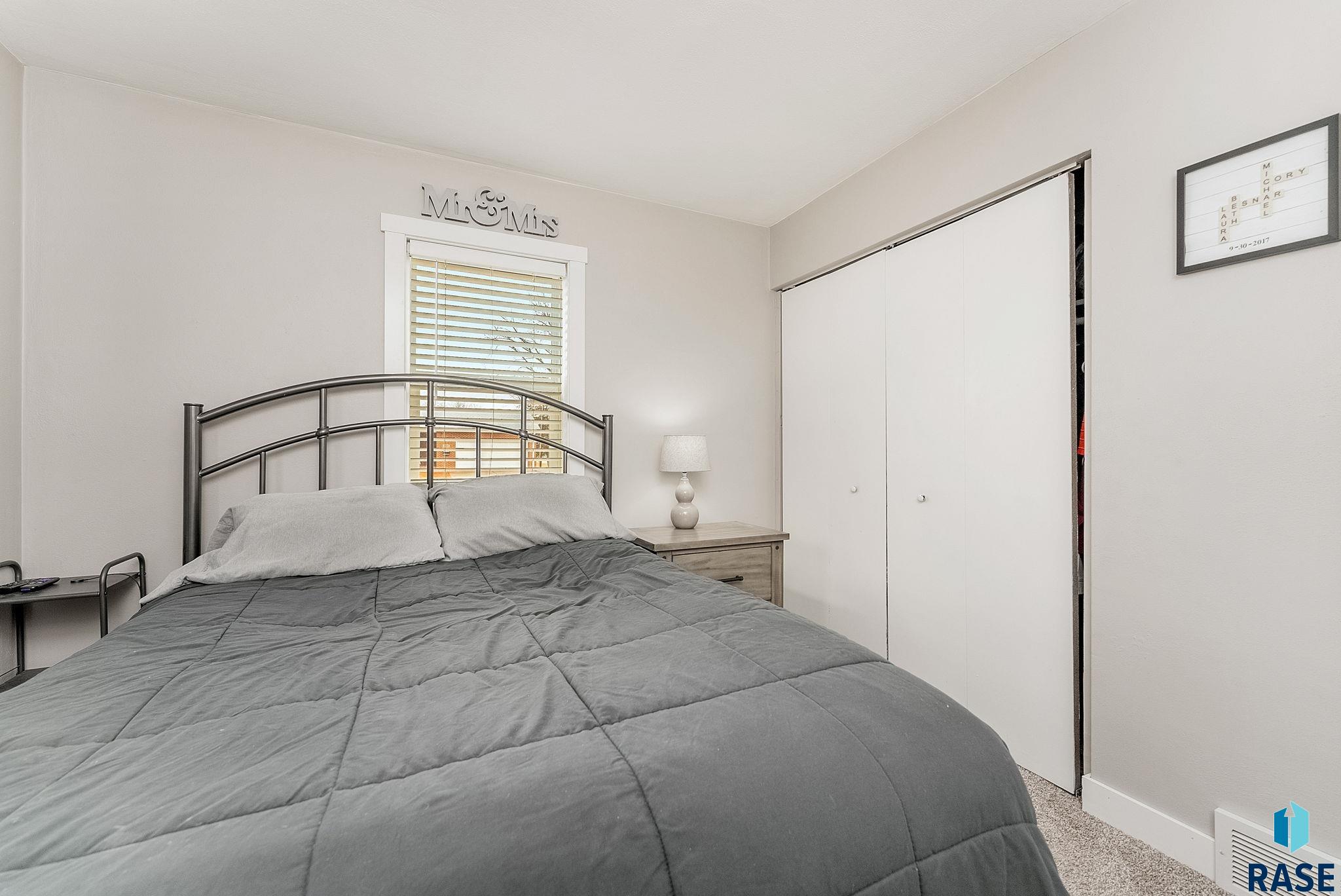 Sioux Falls, South Dakota 57103, United States, 3 Bedrooms Bedrooms, ,1 BathroomBathrooms,Residential,Contingent,82709