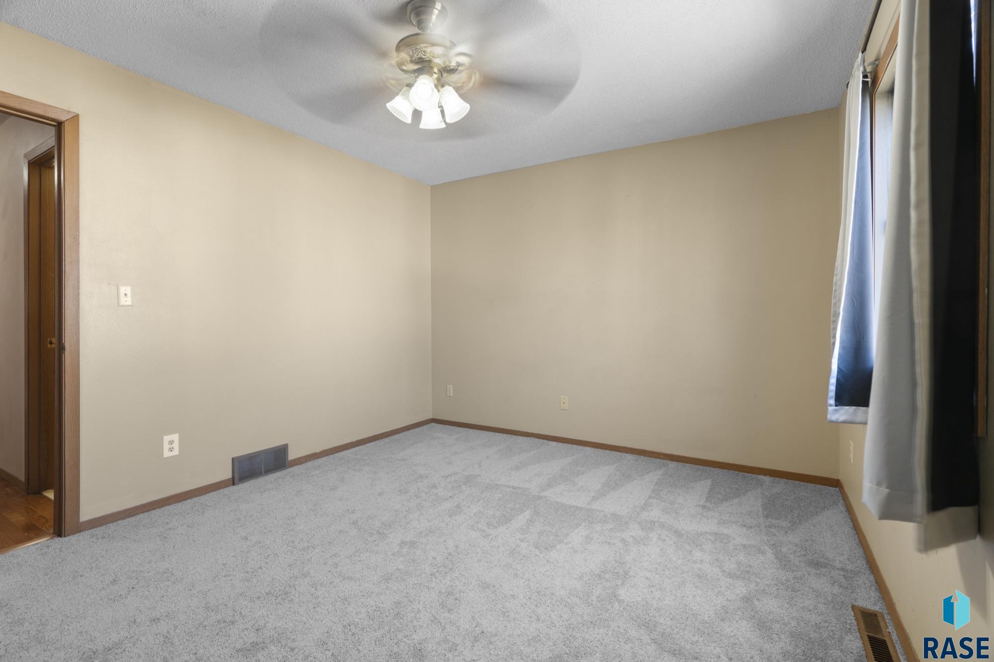 1010 S Bridgeport Pl Place, Sioux Falls, South Dakota image 20