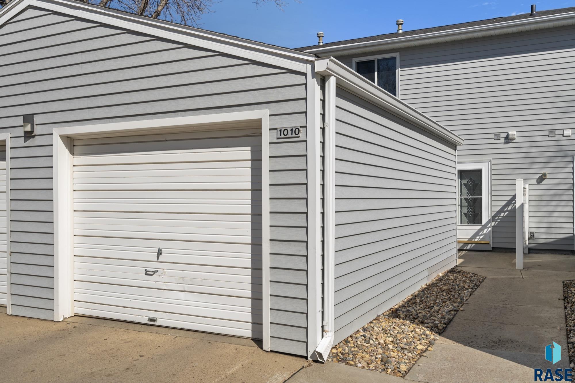 1010 S Bridgeport Pl Place, Sioux Falls, South Dakota image 2