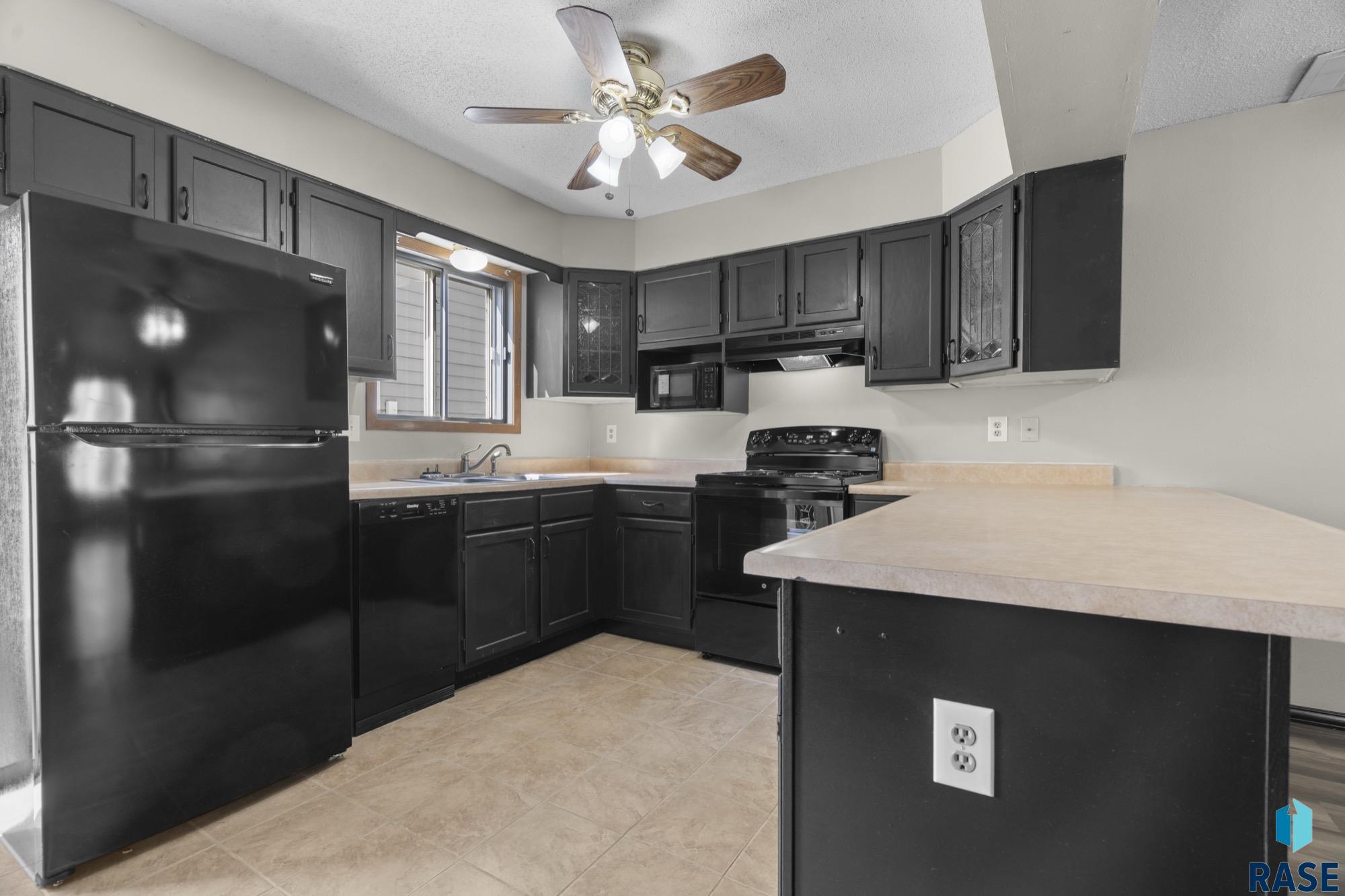 1010 S Bridgeport Pl Place, Sioux Falls, South Dakota image 3