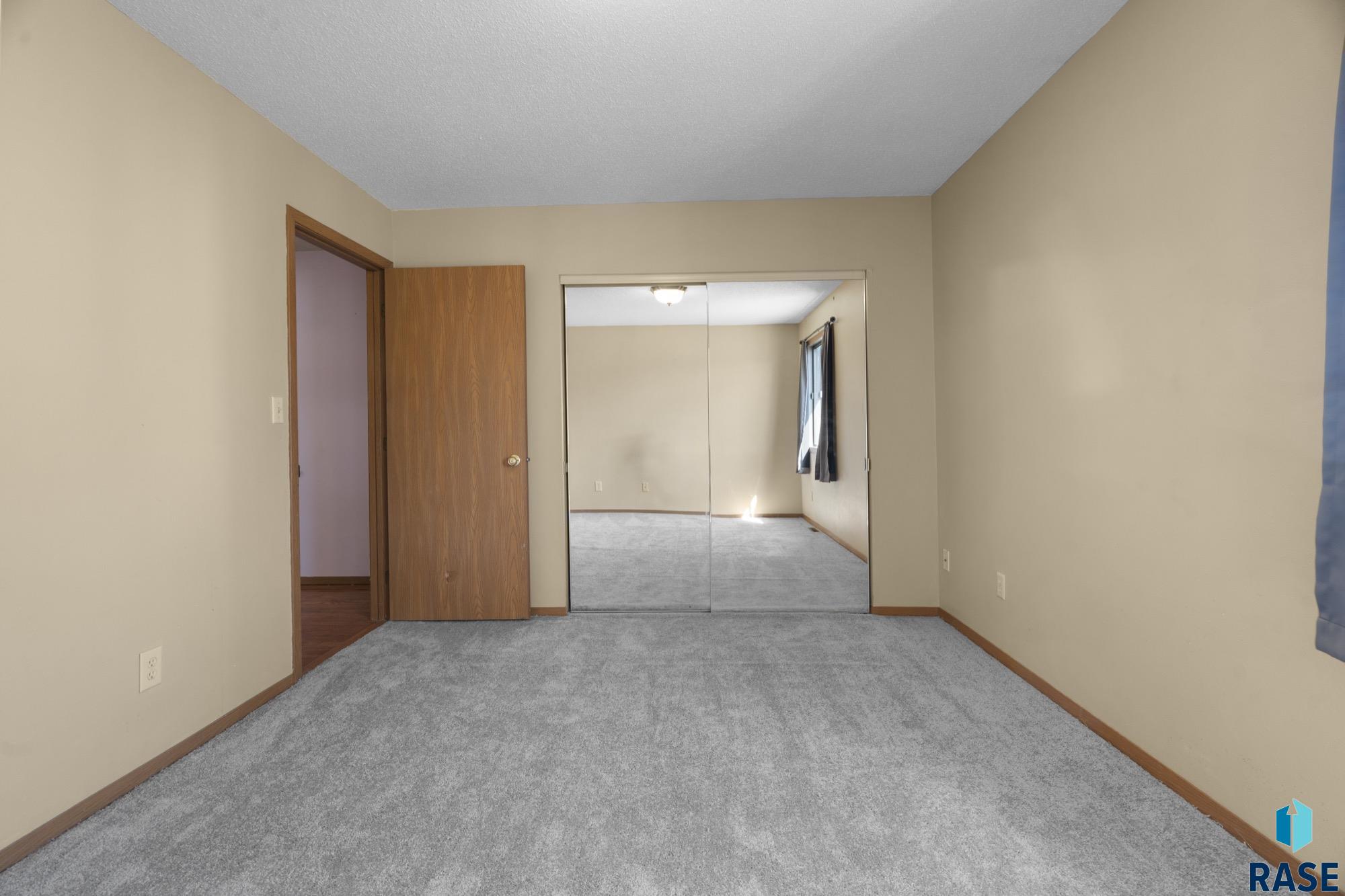 1010 S Bridgeport Pl Place, Sioux Falls, South Dakota image 17