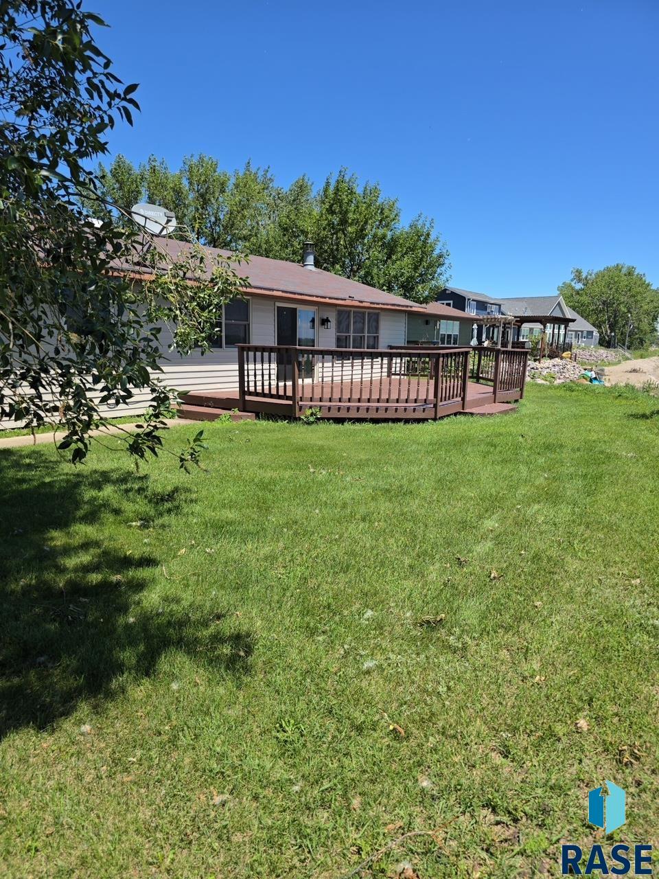 162 NW Lake Dr