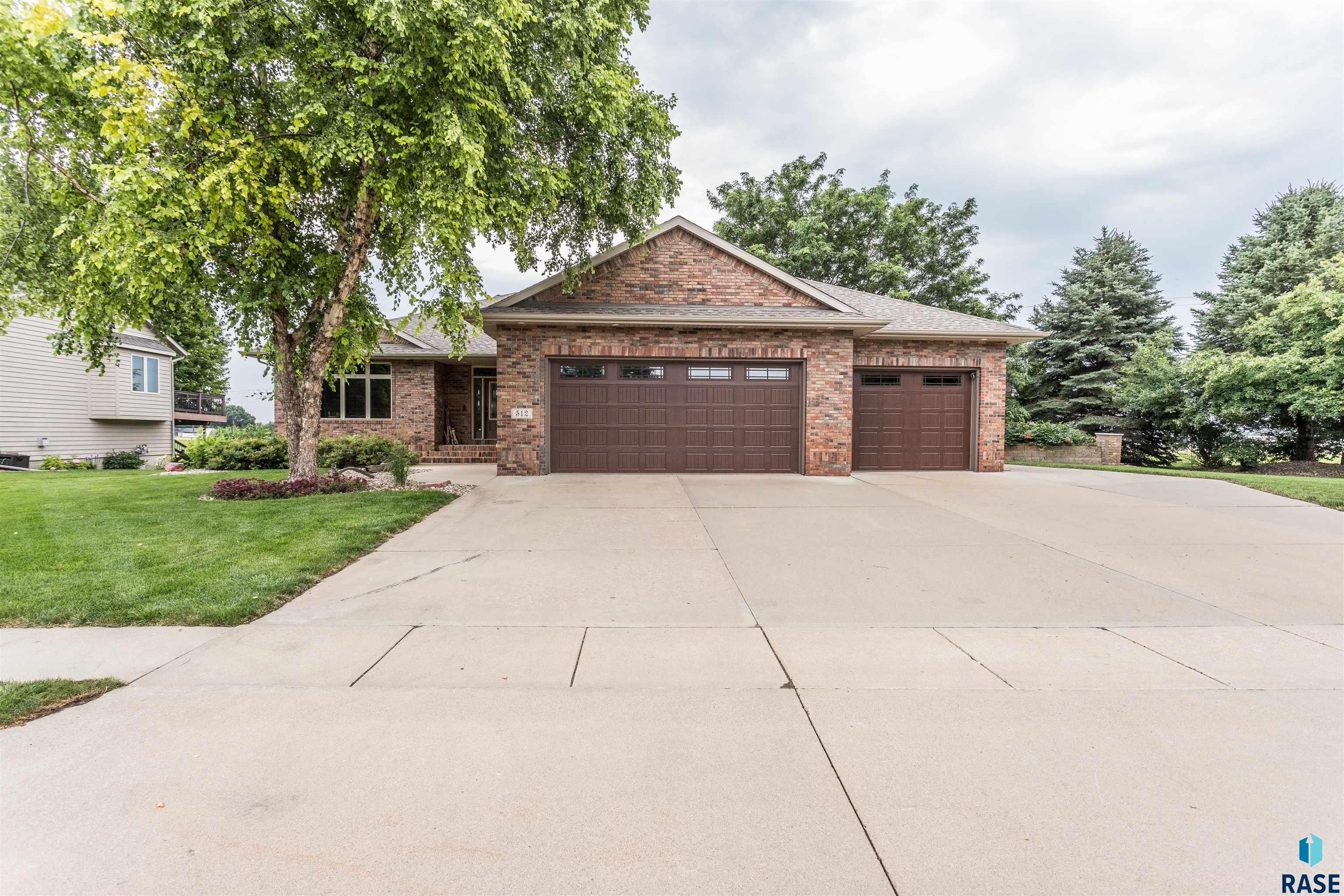 512 S Country Club Ave Avenue, Brandon, South Dakota image 4