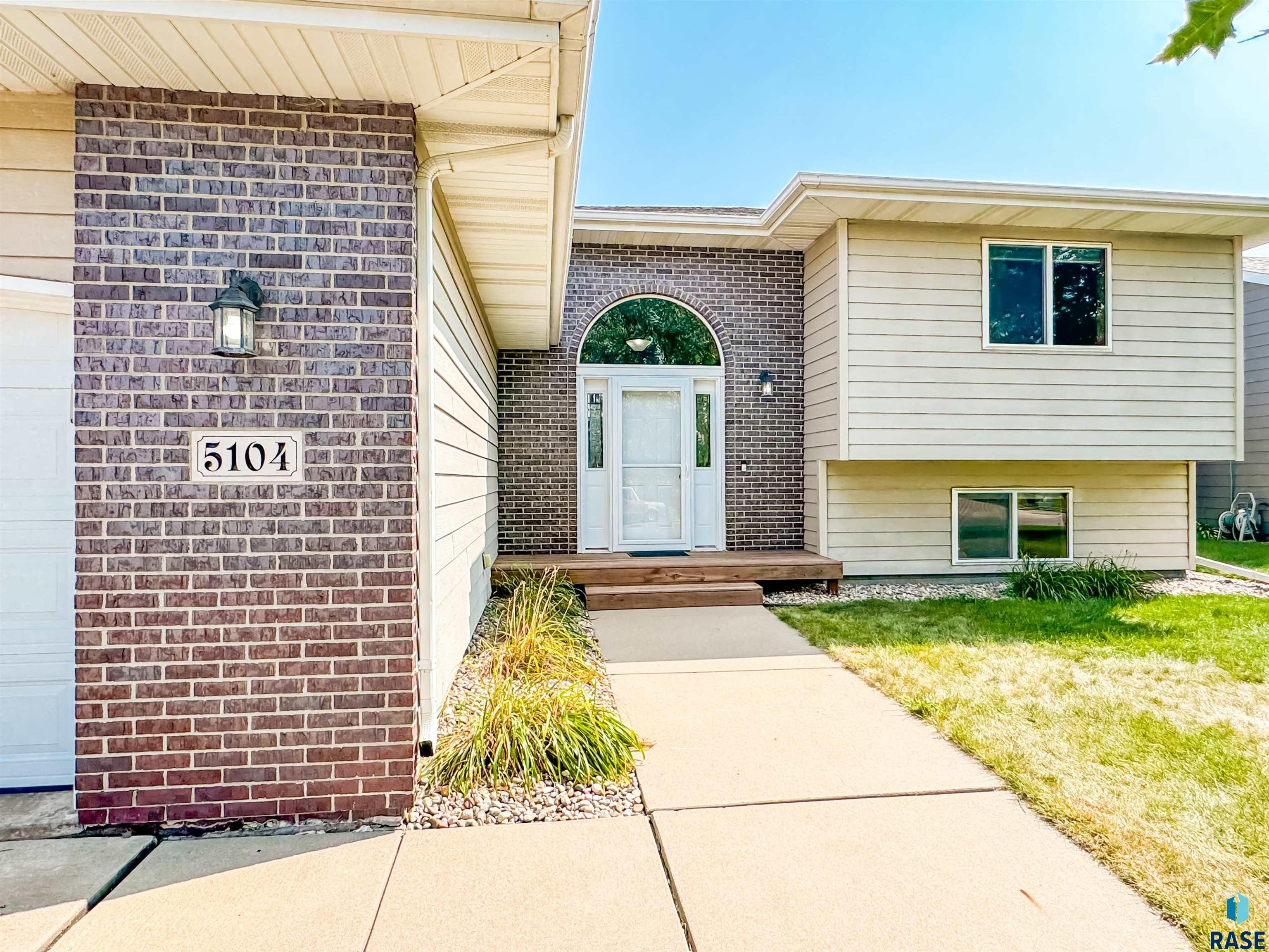 5104 S Sarmar Ave Avenue, Sioux Falls, South Dakota image 2