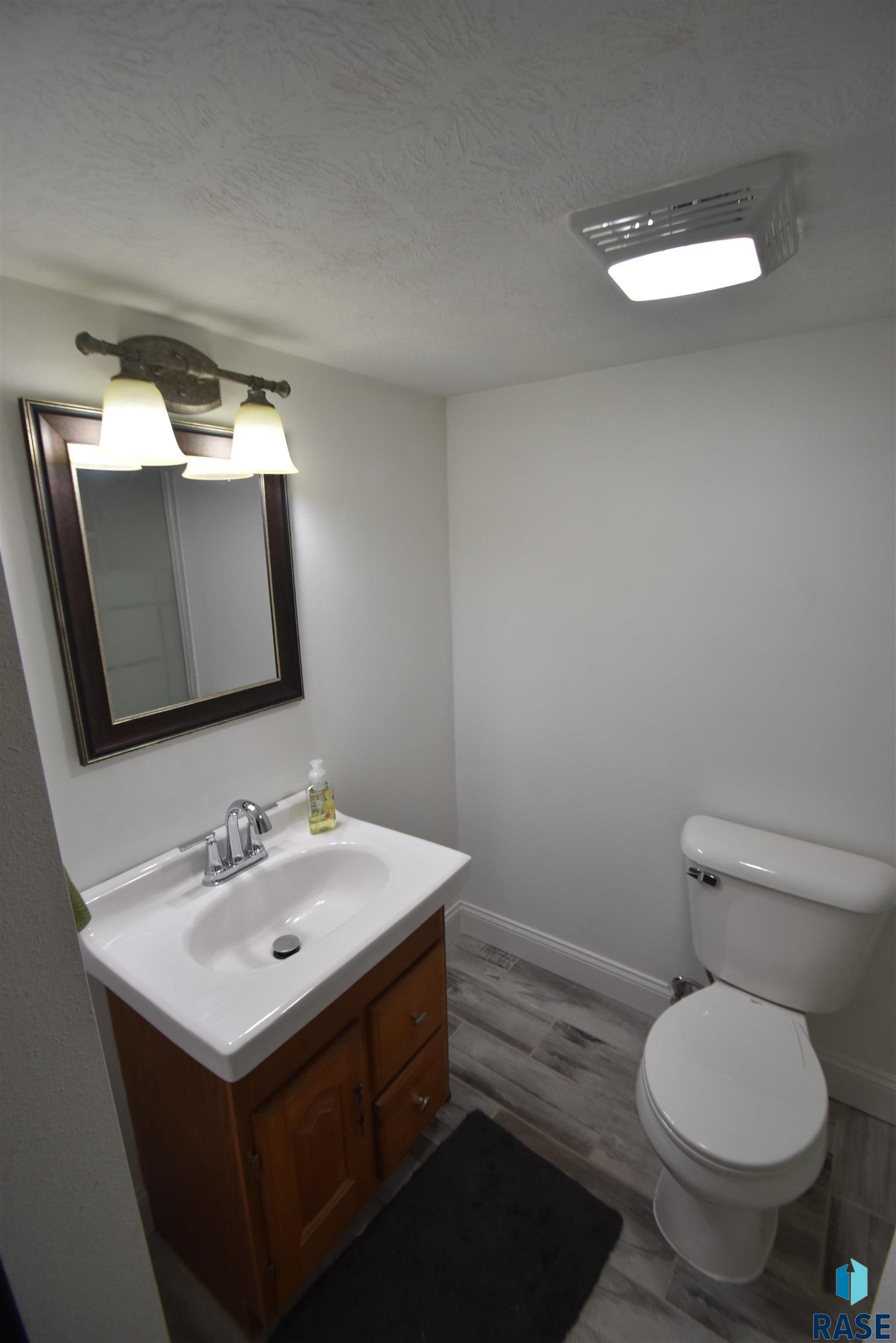 2916 E 14th St Street #203, Sioux Falls, New Jersey image 12