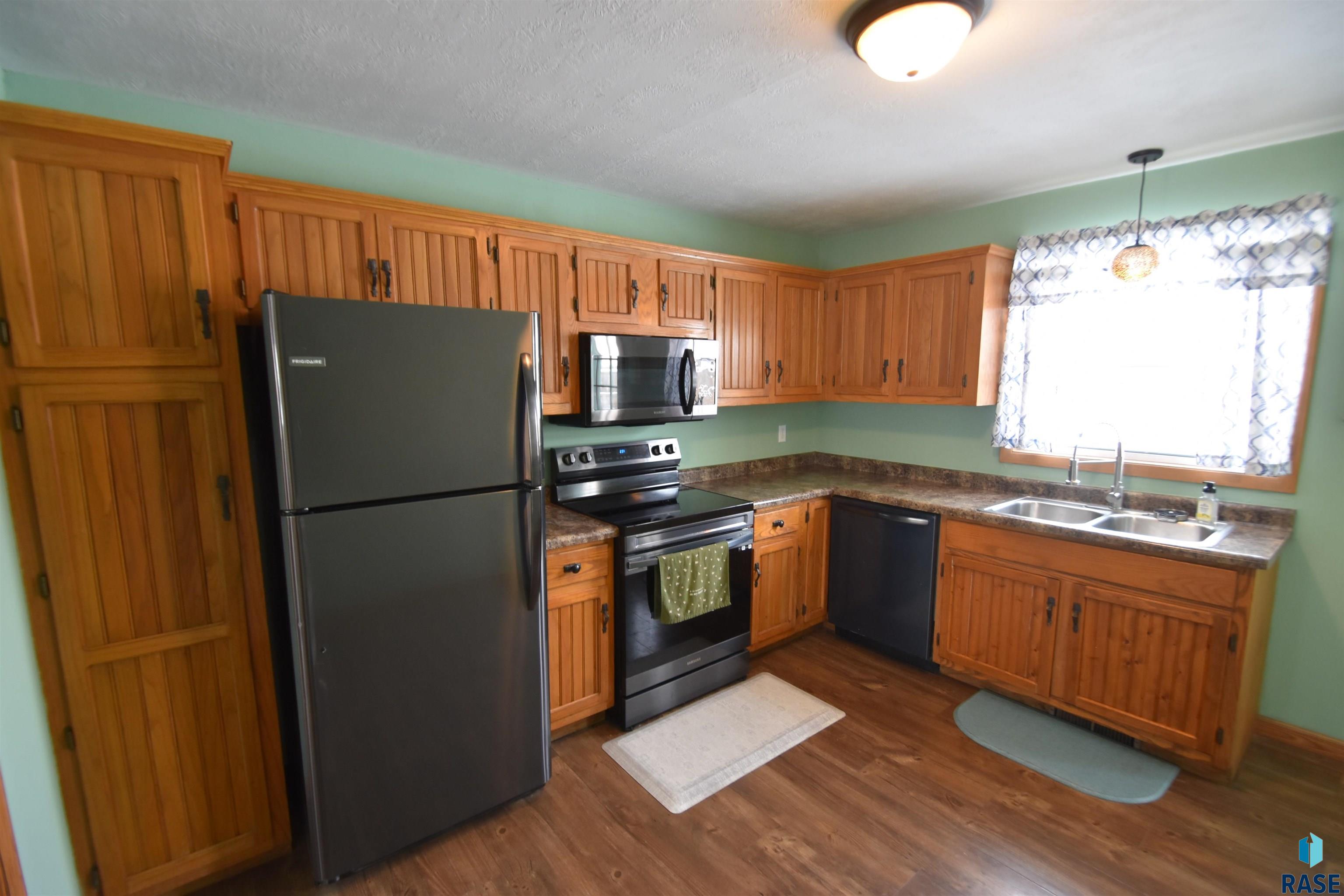 2916 E 14th St Street #203, Sioux Falls, New Jersey image 4