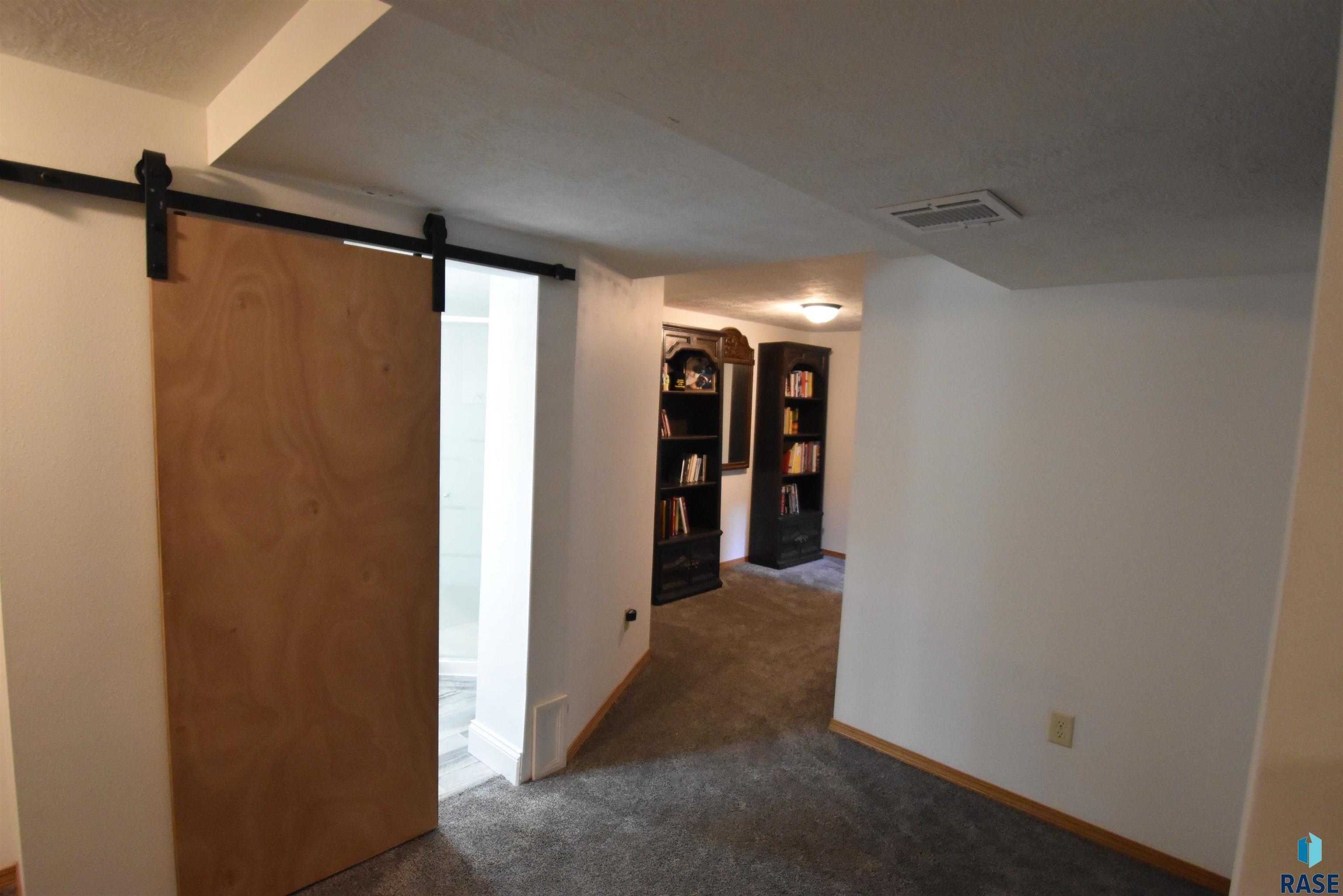 2916 E 14th St Street #203, Sioux Falls, New Jersey image 14