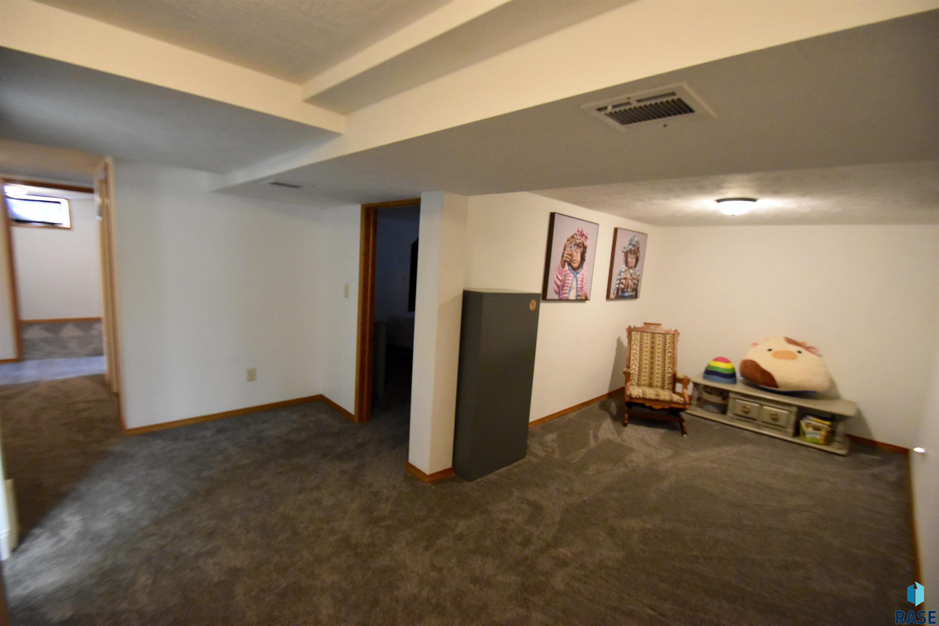 2916 E 14th St Street #203, Sioux Falls, New Jersey image 9