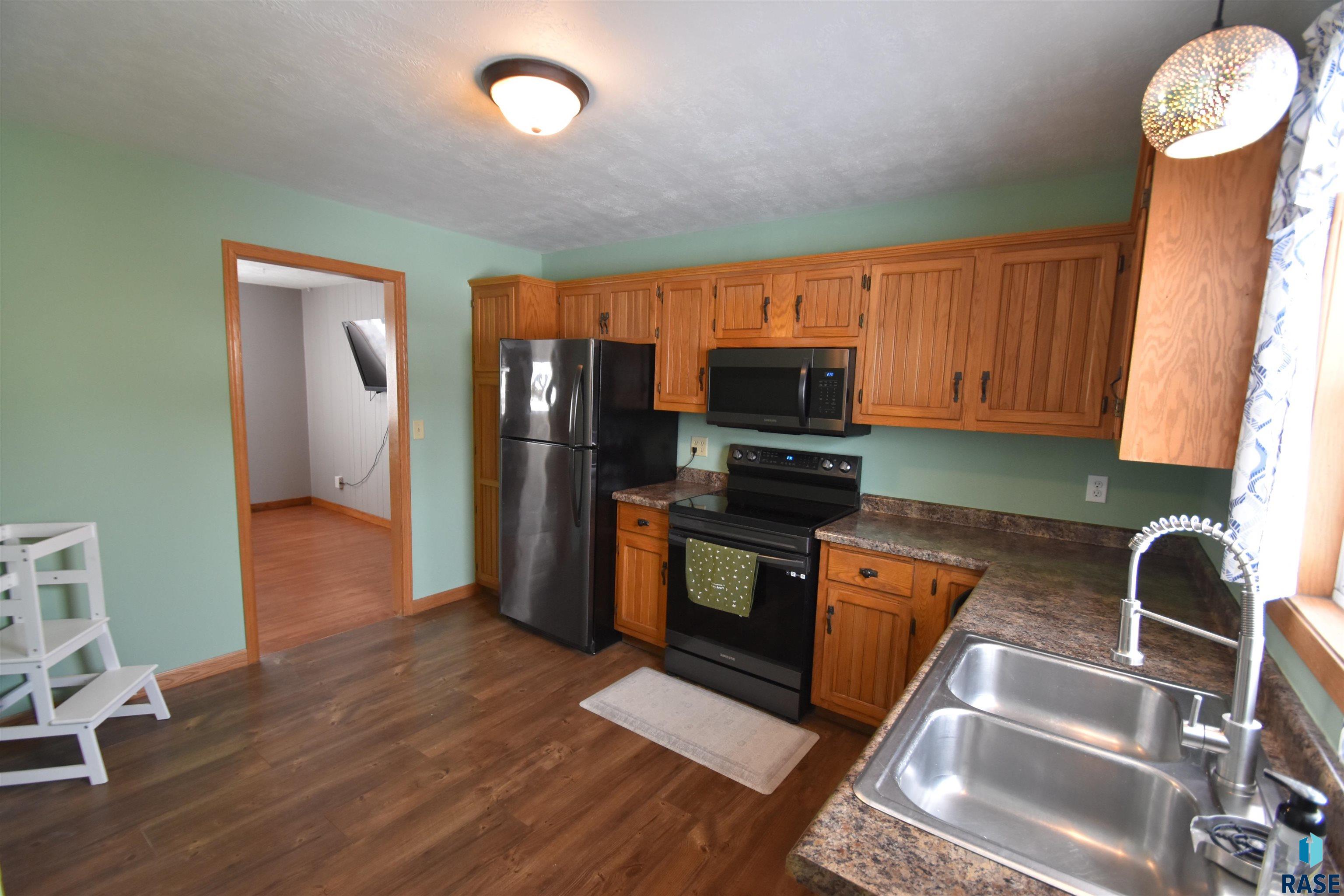 2916 E 14th St Street #203, Sioux Falls, New Jersey image 3