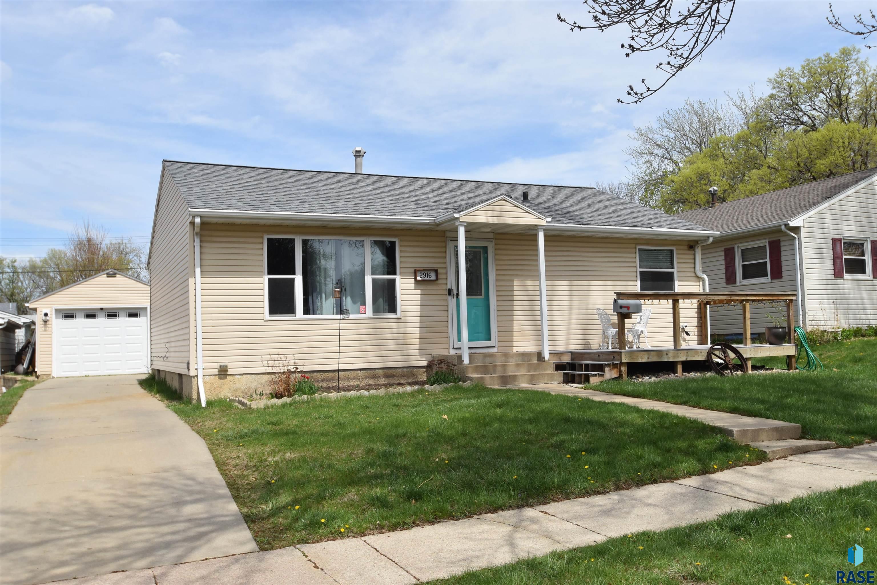 2916 E 14th St Street #203, Sioux Falls, New Jersey image 1