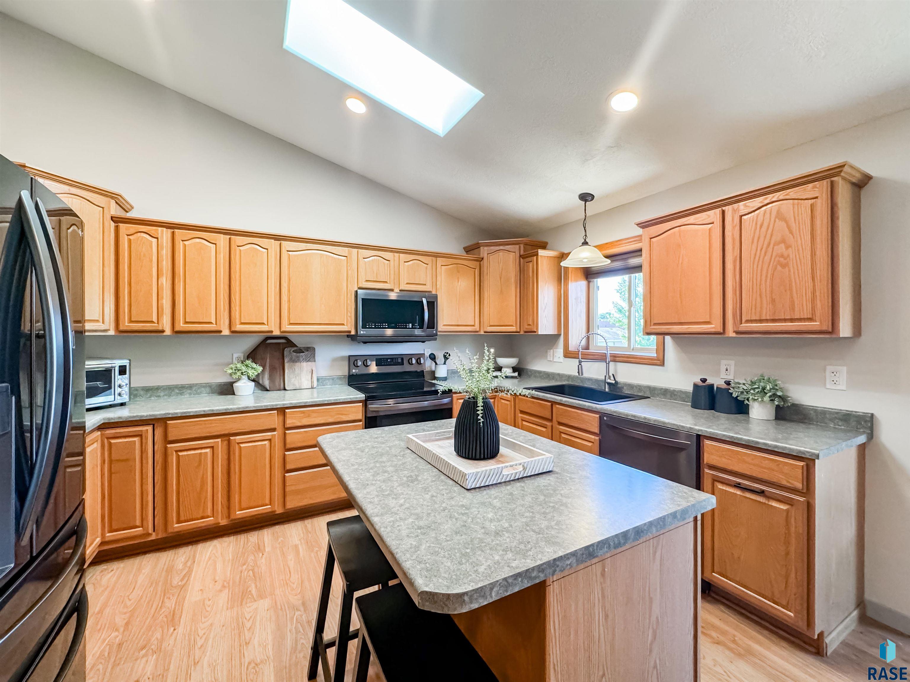 1215 S Dundee Dr Drive, Sioux Falls, South Dakota image 10