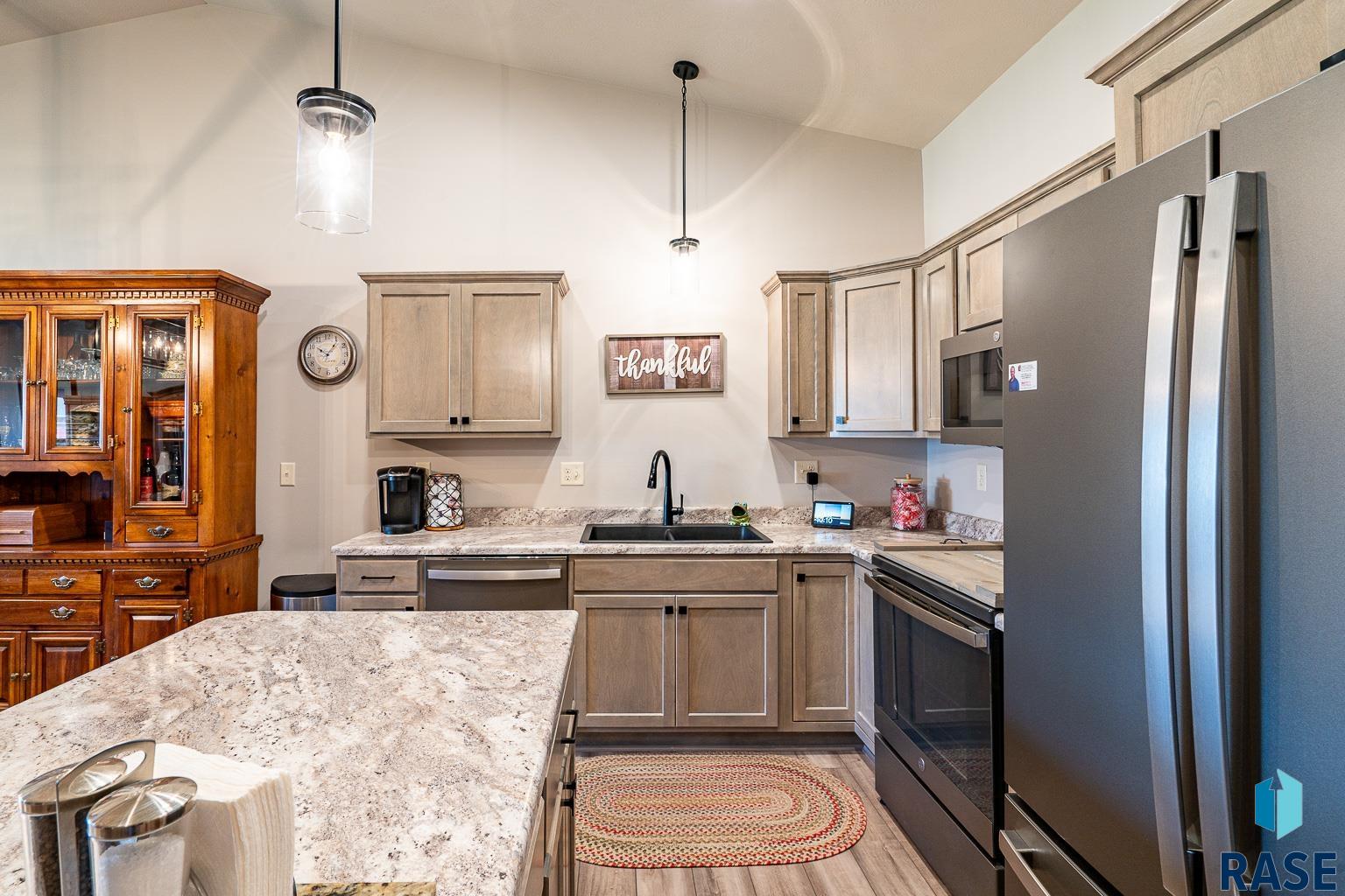 213 Brookside Pl Place, Harrisburg, New Jersey image 6