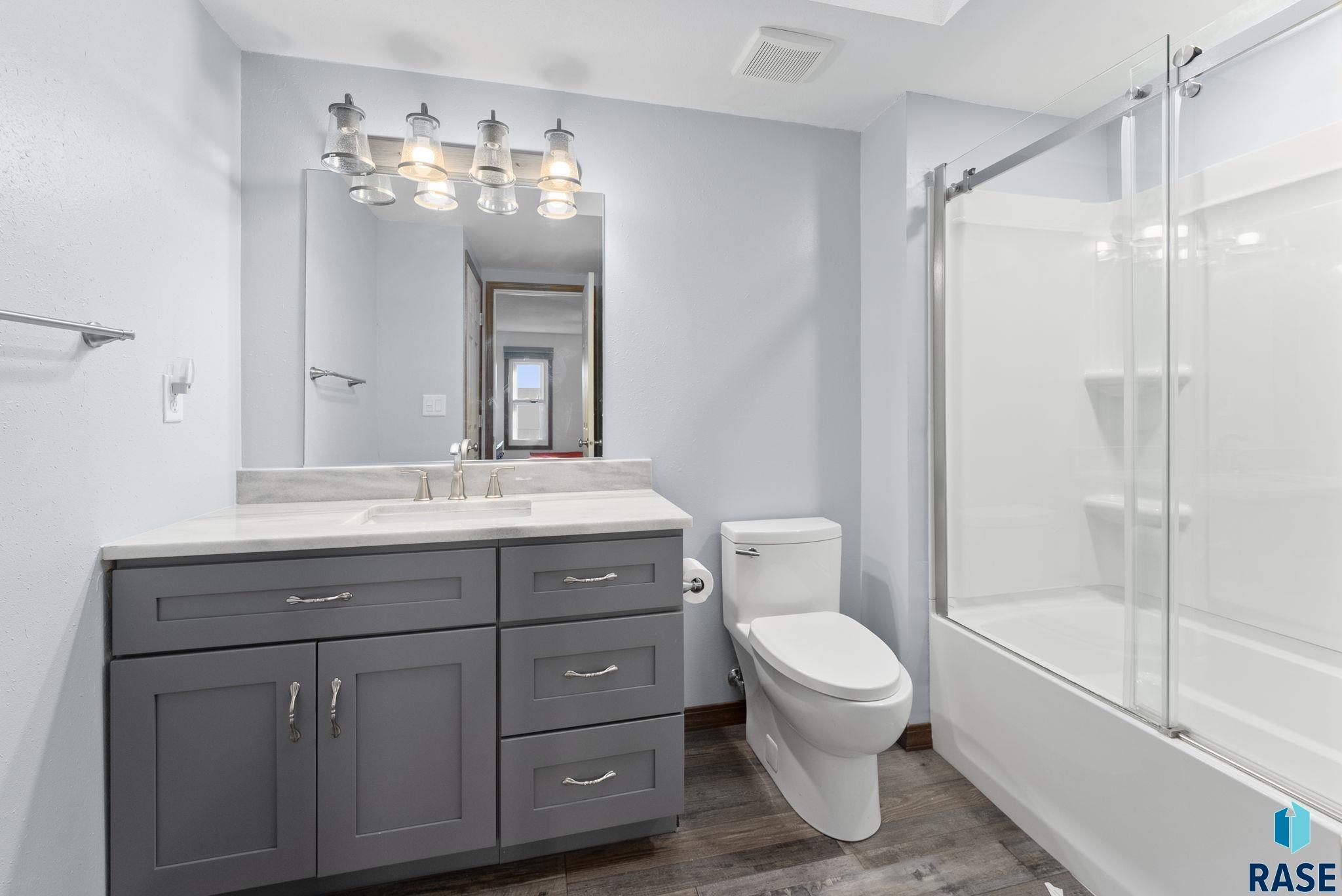 3325 E Manor Cir Circle, Sioux Falls, New Jersey image 13