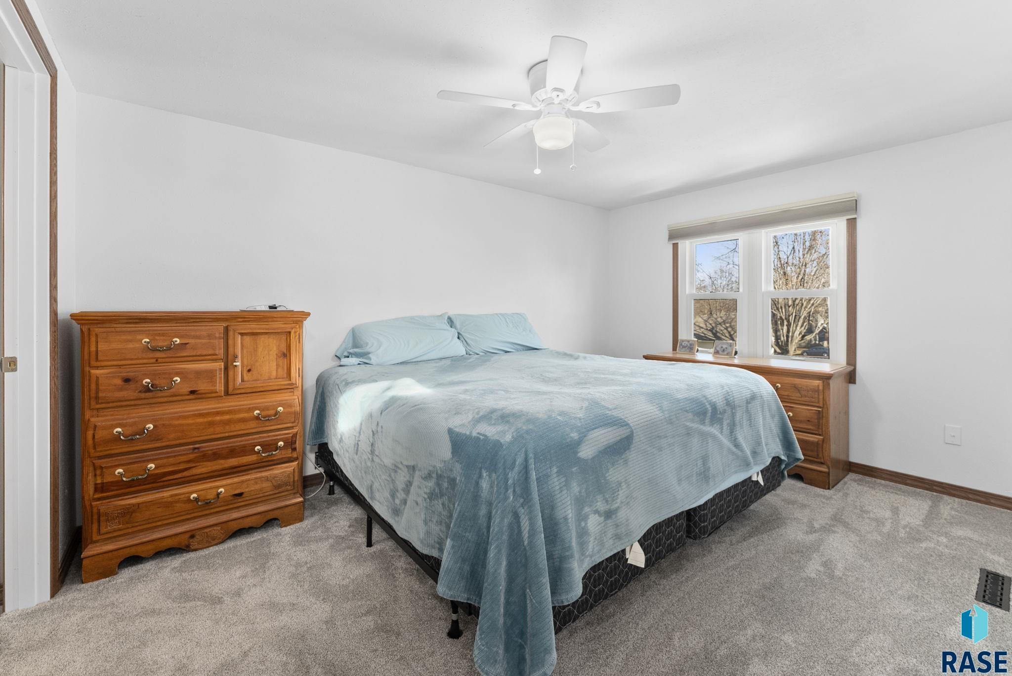 3325 E Manor Cir Circle, Sioux Falls, New Jersey image 9