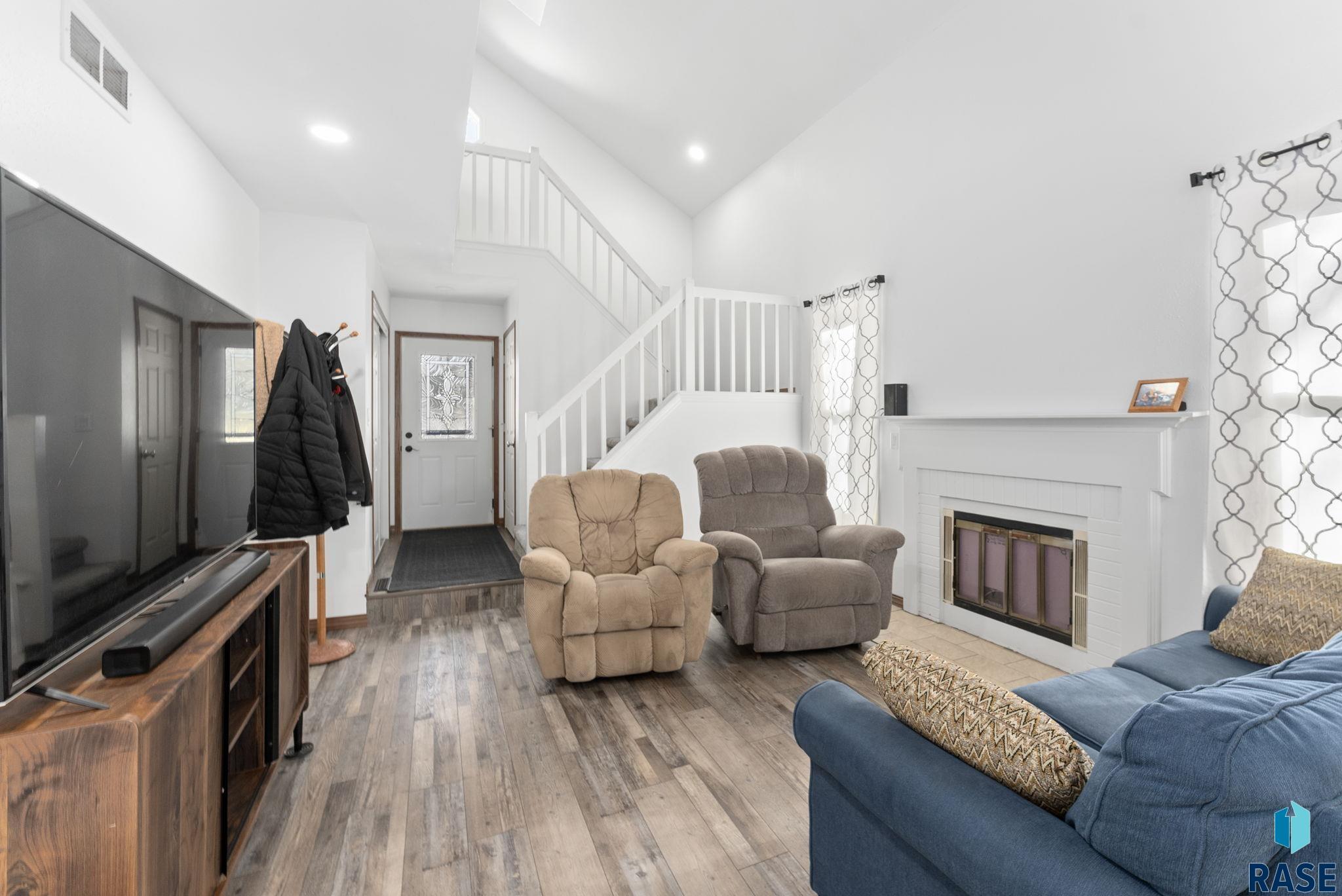 3325 E Manor Cir Circle, Sioux Falls, New Jersey image 25