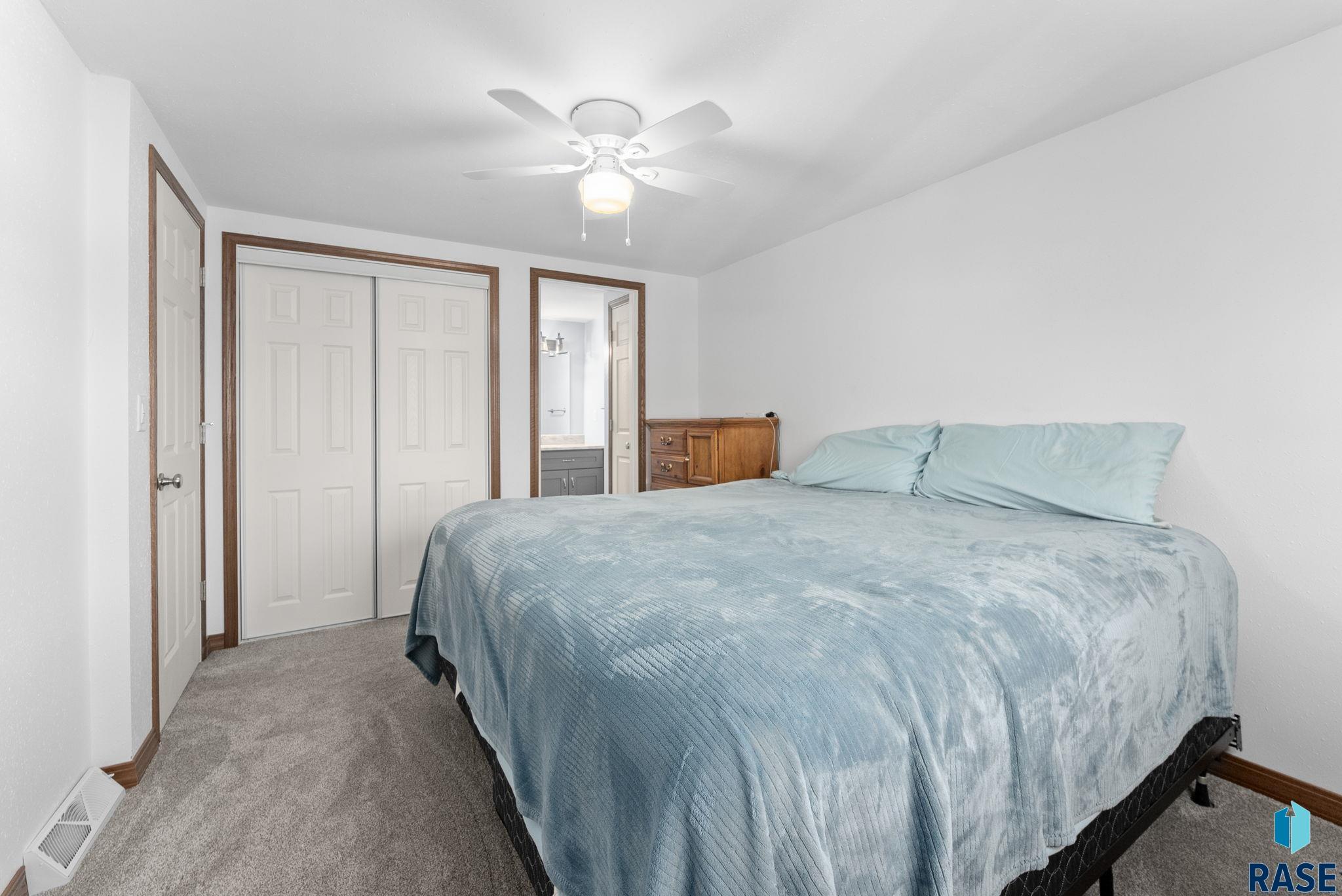 3325 E Manor Cir Circle, Sioux Falls, New Jersey image 10