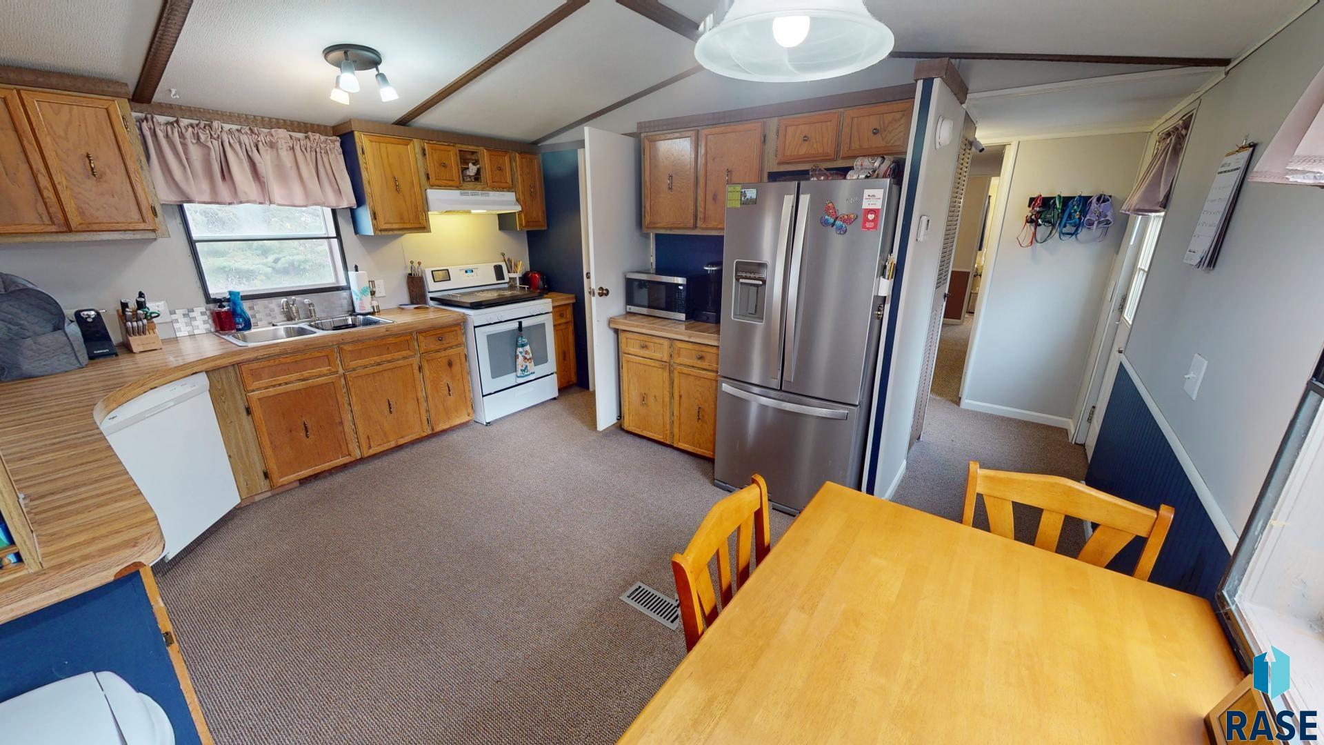 108 Wagon Wheel Cir Circle, Brookings, South Dakota image 6