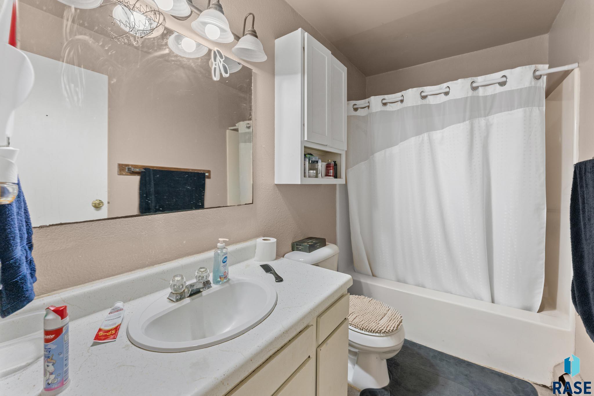 Flandreau, South Dakota 57028, United States, 16 Bedrooms Bedrooms, ,8 BathroomsBathrooms,Residential,Active,31023