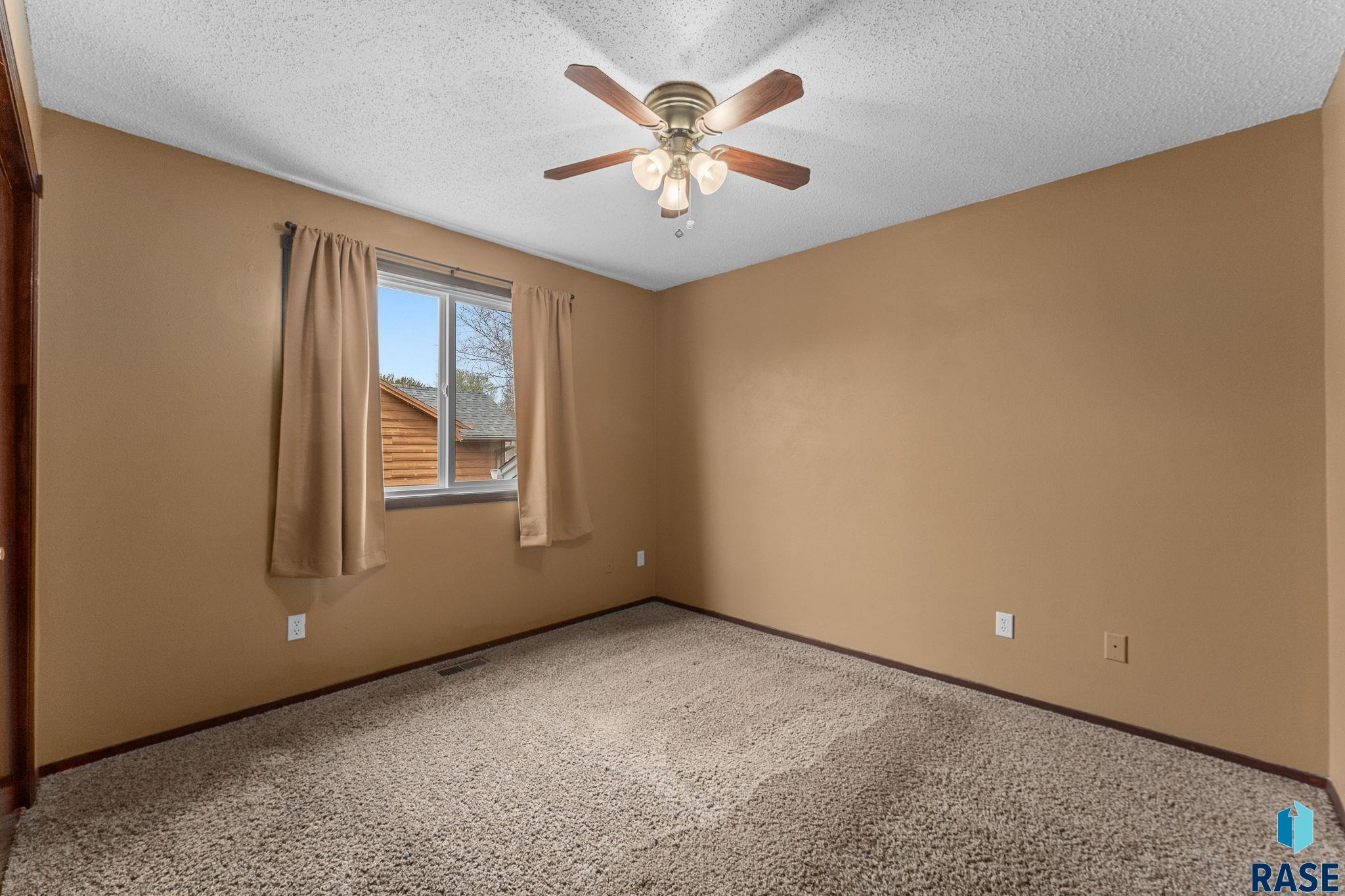 605 Quail Cir Circle, Harrisburg, South Dakota image 6
