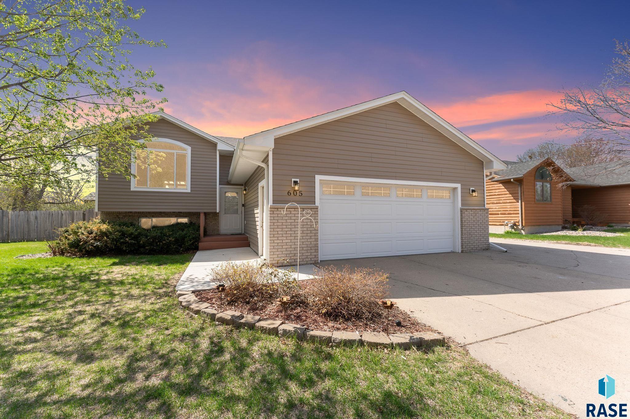 605 Quail Cir Circle, Harrisburg, South Dakota image 1