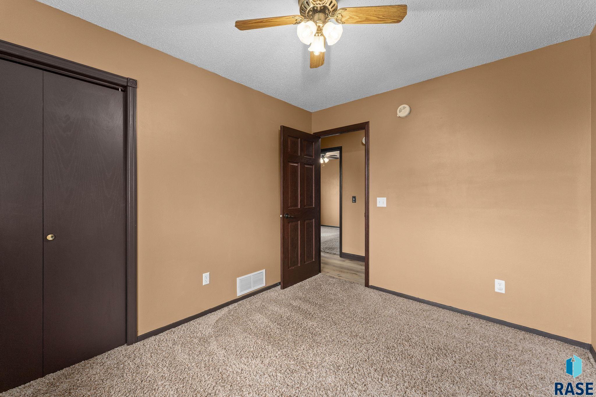 605 Quail Cir Circle, Harrisburg, South Dakota image 11
