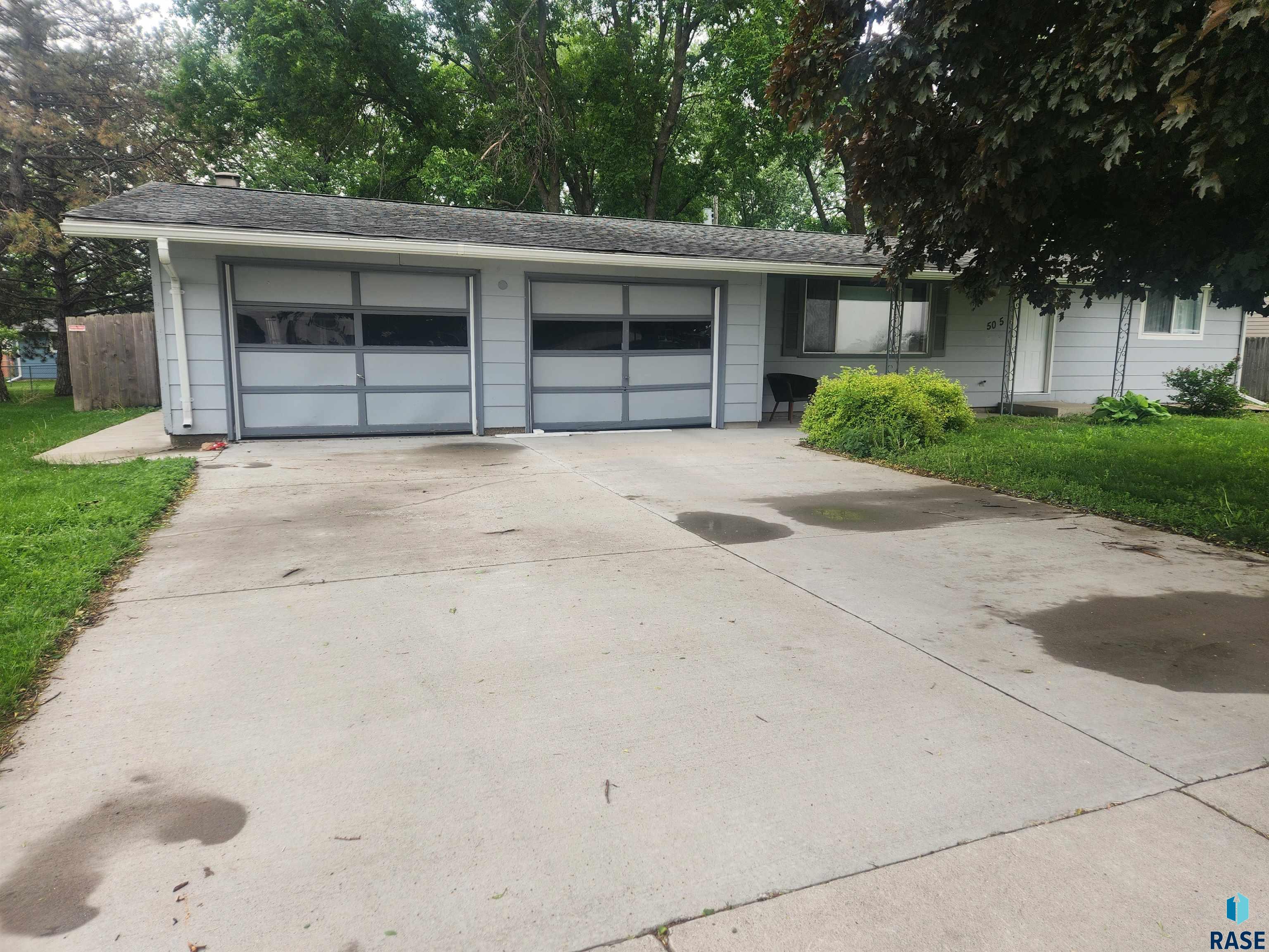 505 E 15th St Street, Dell Rapids, South Dakota image 1